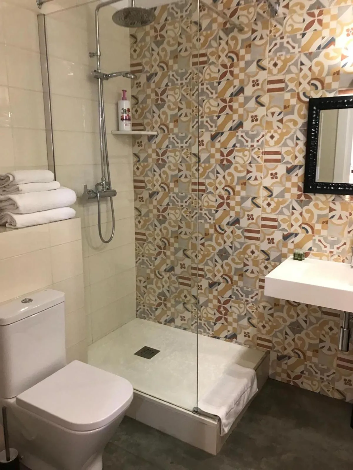 Shower in Urban House Siurot 33