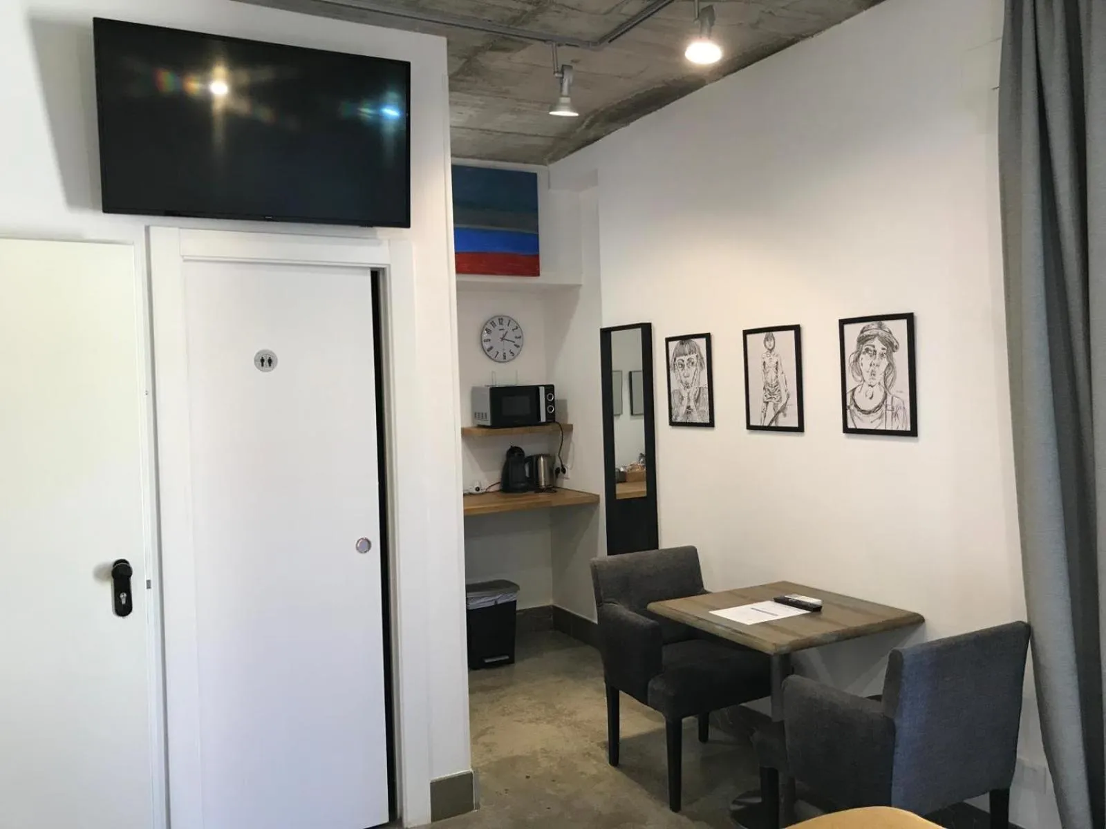 Seating area in Urban House Siurot 33