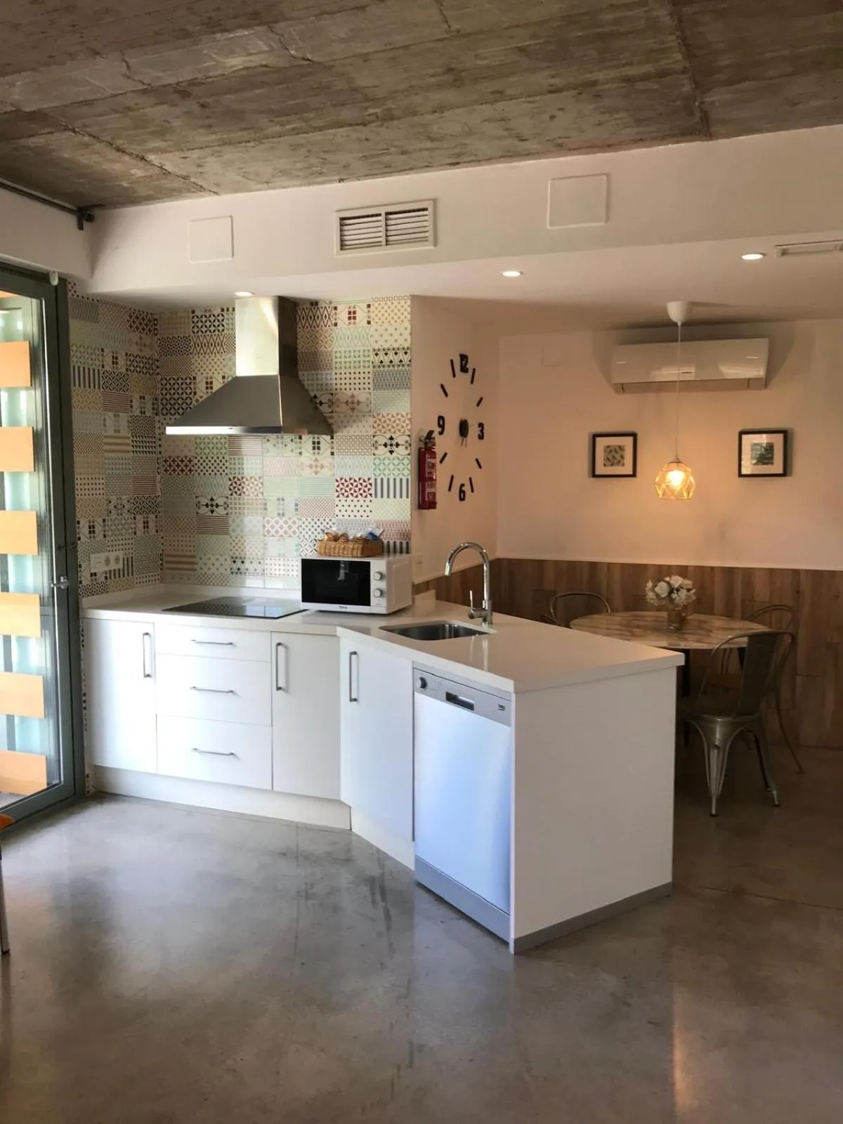 Kitchen or kitchenette in Urban House Siurot 33