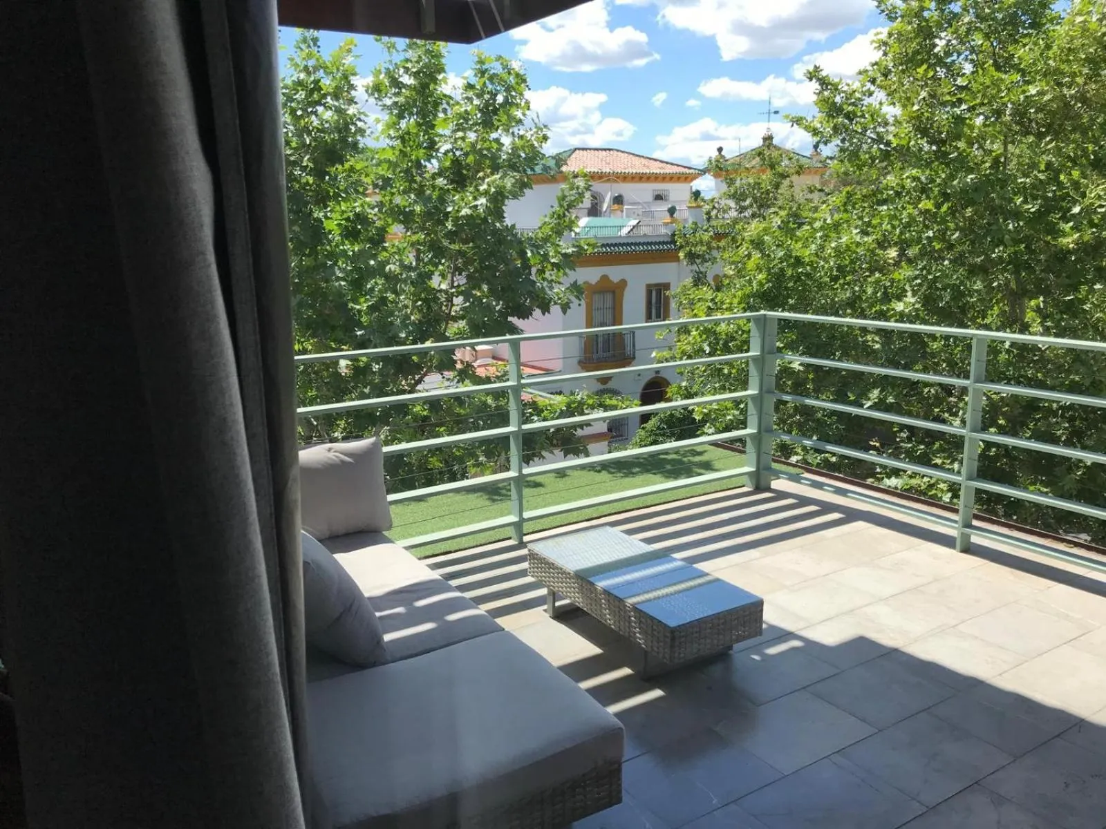 Balcony/Terrace in Urban House Siurot 33