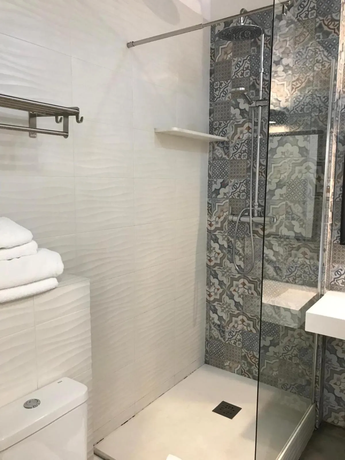 Shower in Urban House Siurot 33