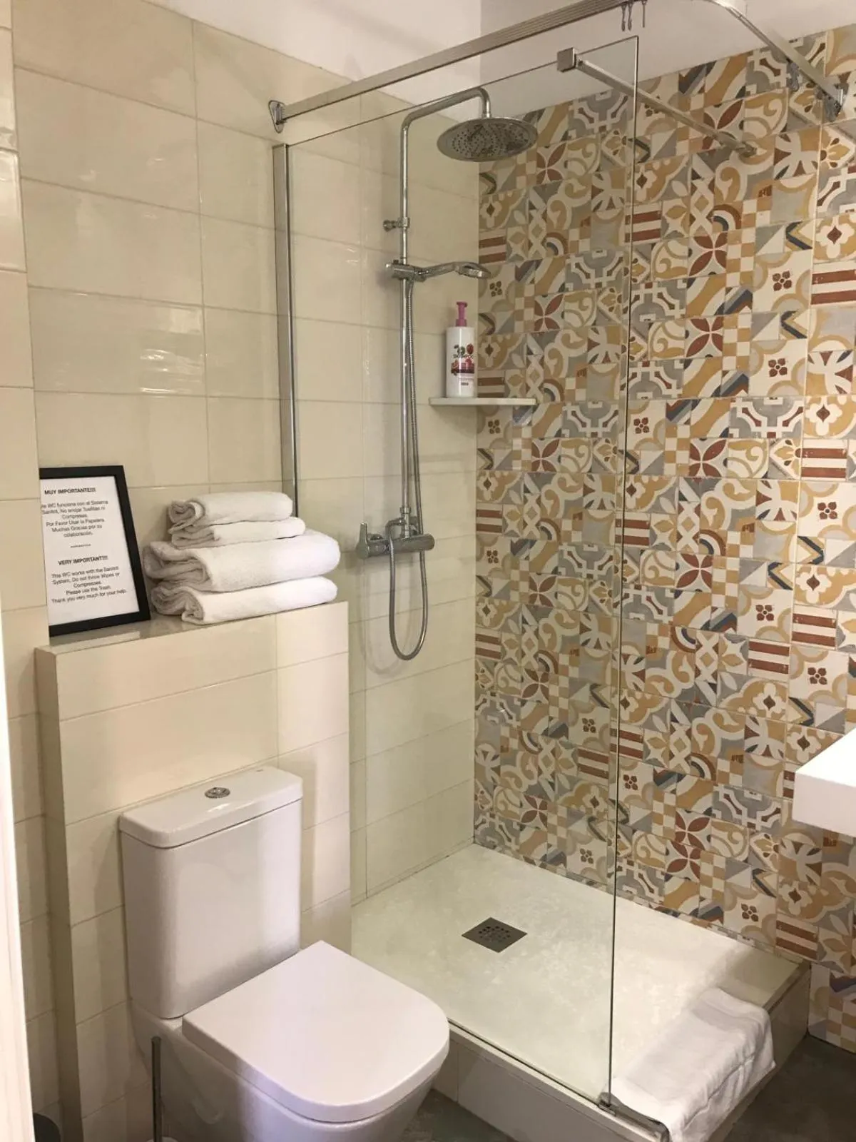 Shower in Urban House Siurot 33