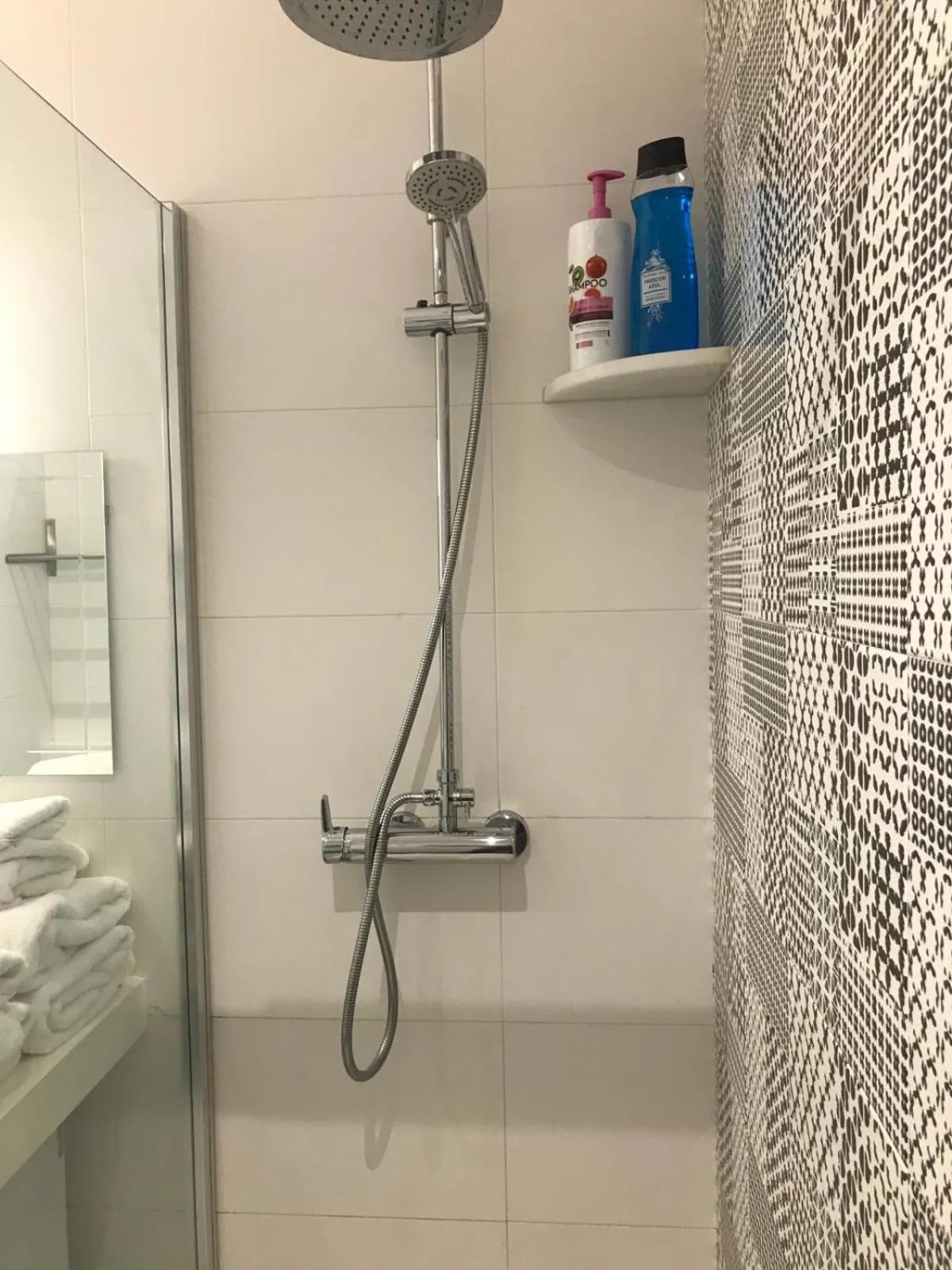 Bathroom in Urban House Siurot 33