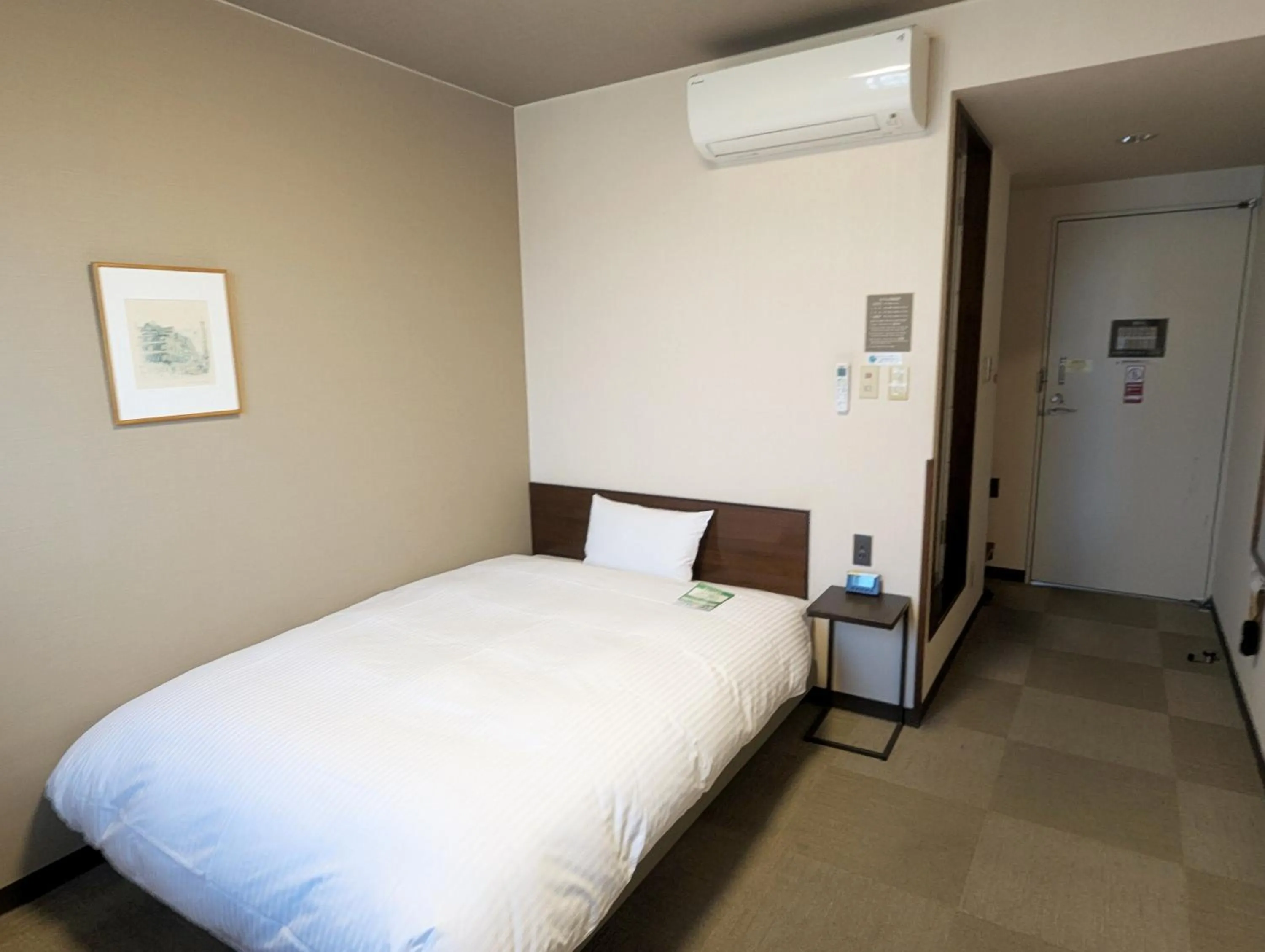 Photo of the whole room, Bed in Hotel Route-Inn Court Shinonoi