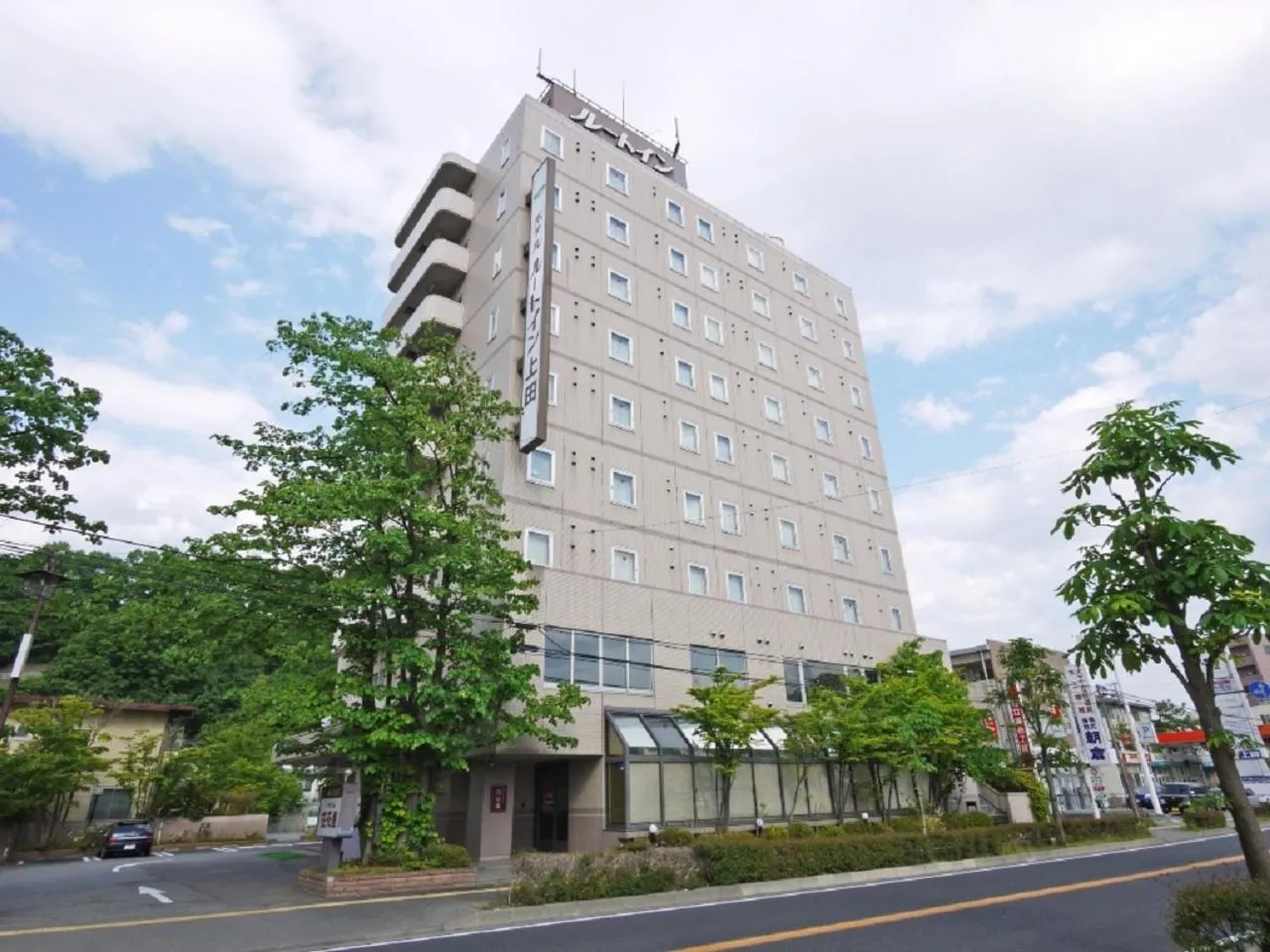 Facade/entrance in Hotel Route-Inn Ueda -Kokudou 18 Gou-