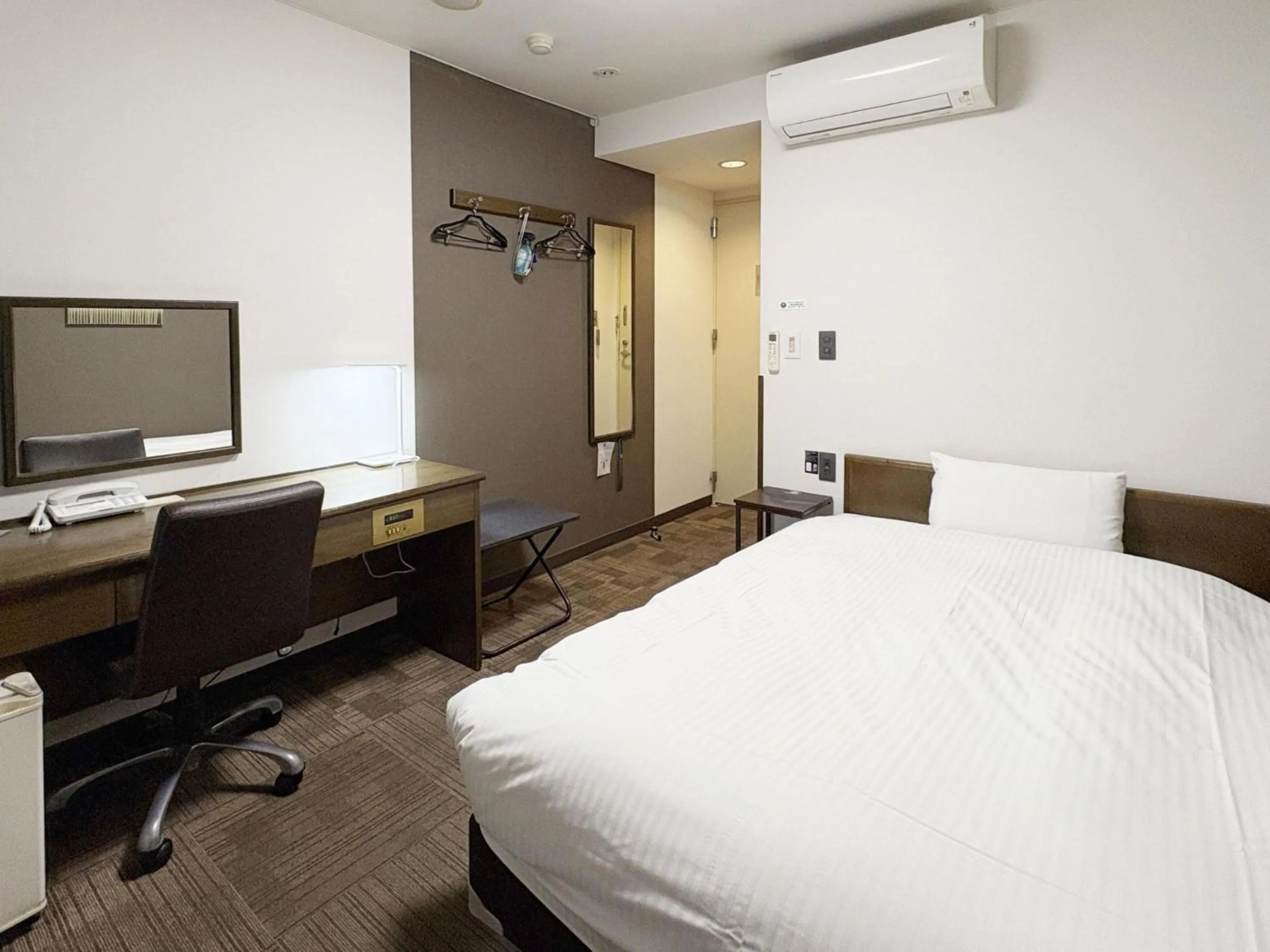 Photo of the whole room, Bed in Hotel Route-Inn Court Uenohara