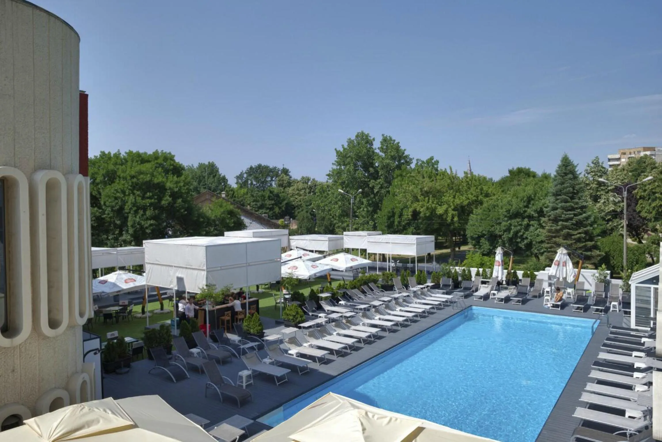 Swimming pool in Hotel Continental