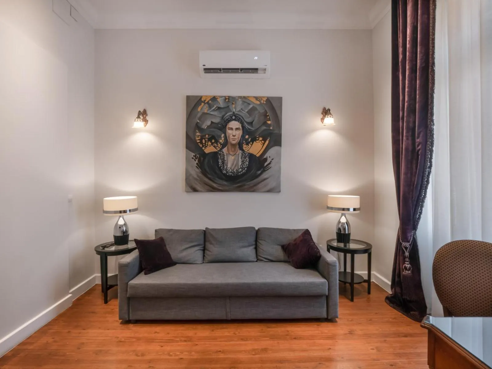 1920s Boutique Hotel and Restaurants