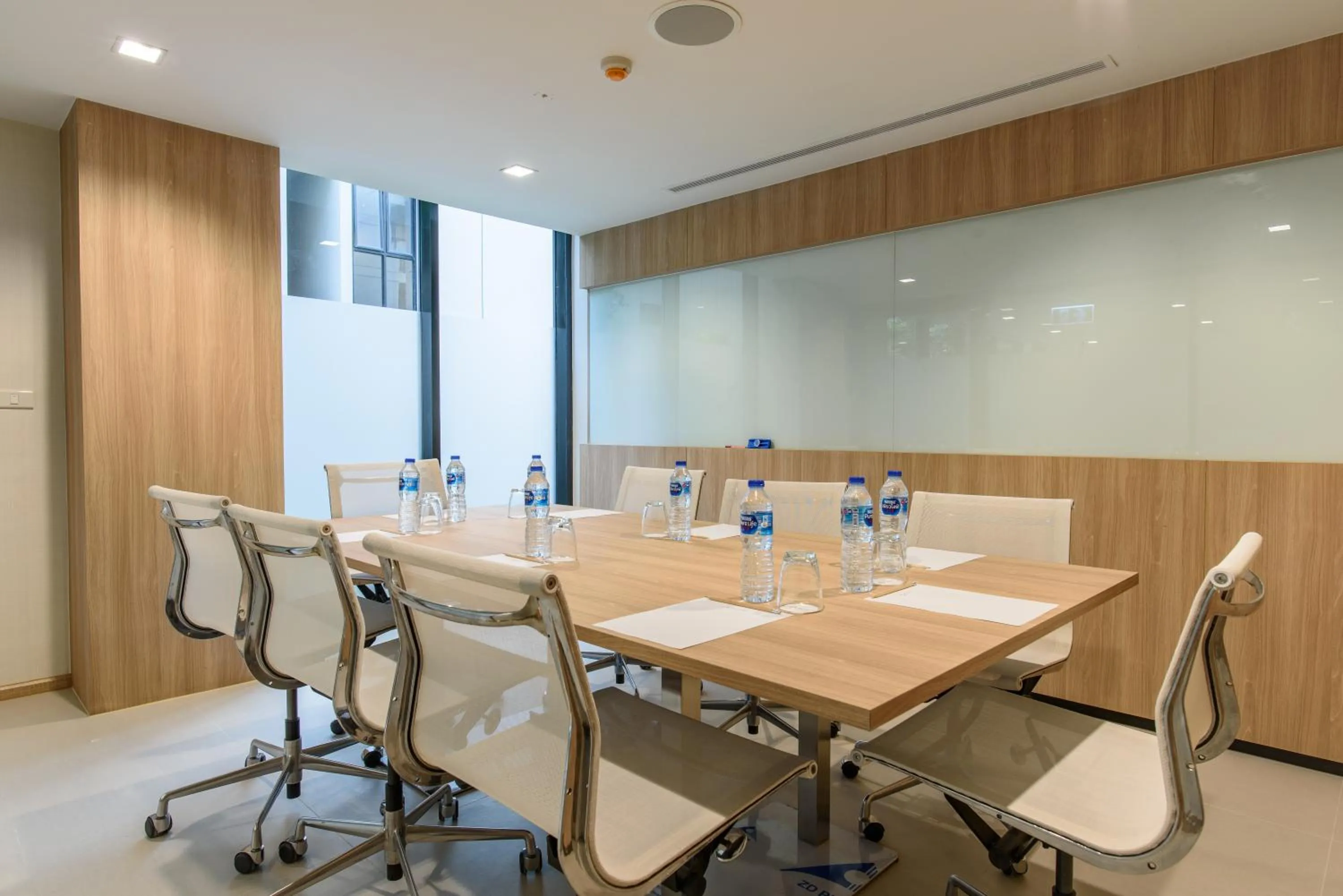 Business facilities in Alix Bangkok Hotel