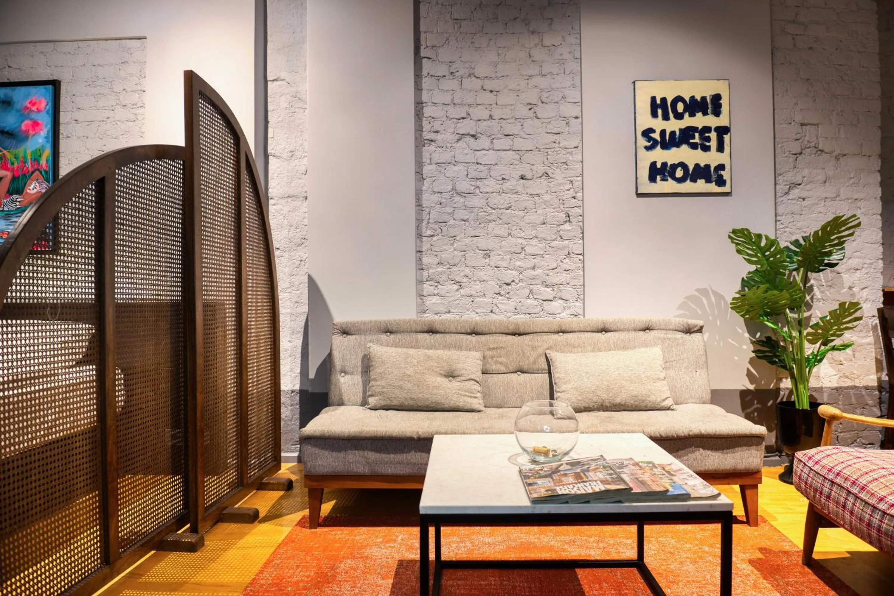 Living room in Mayer Loft Suites