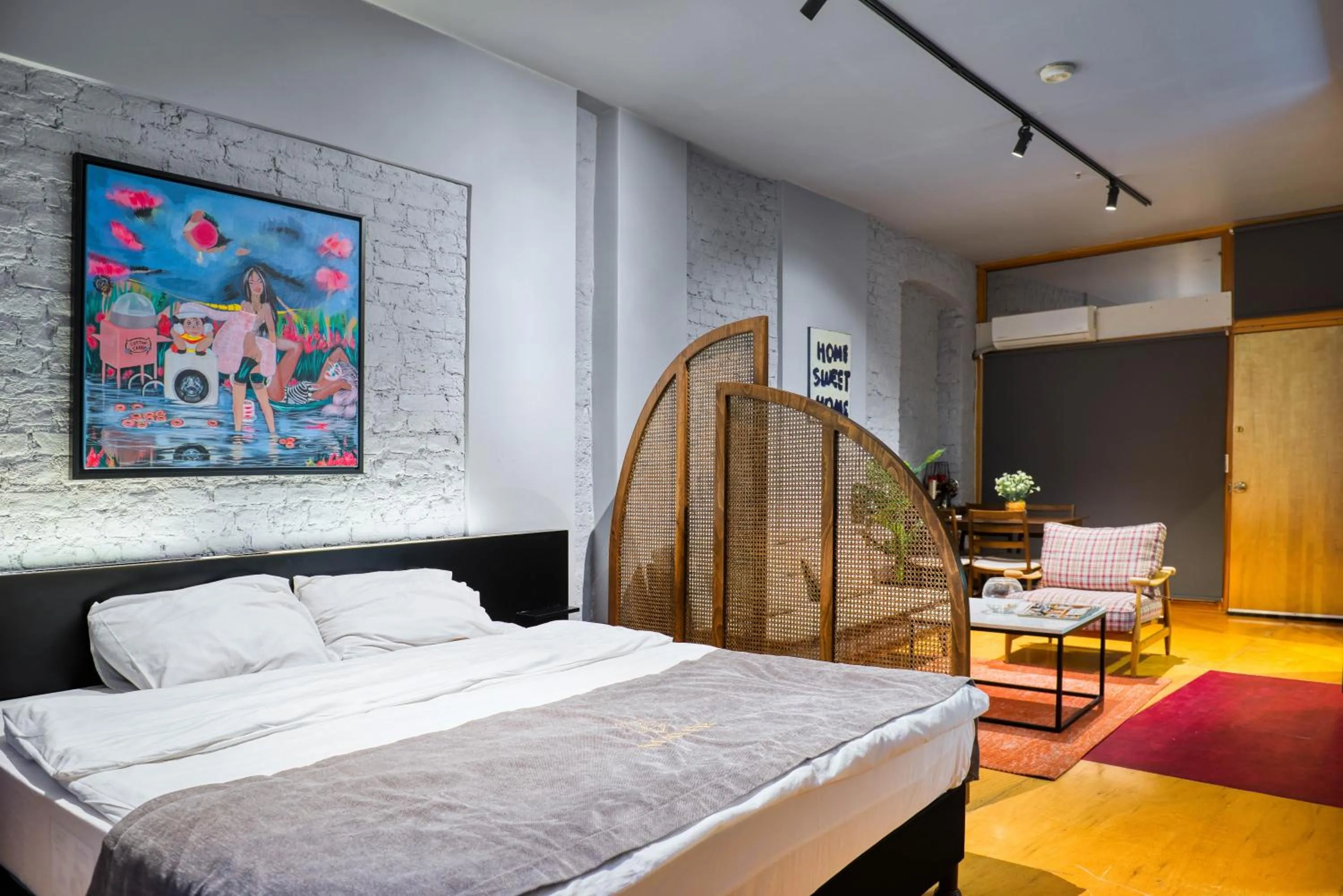 Bed in Mayer Loft Suites