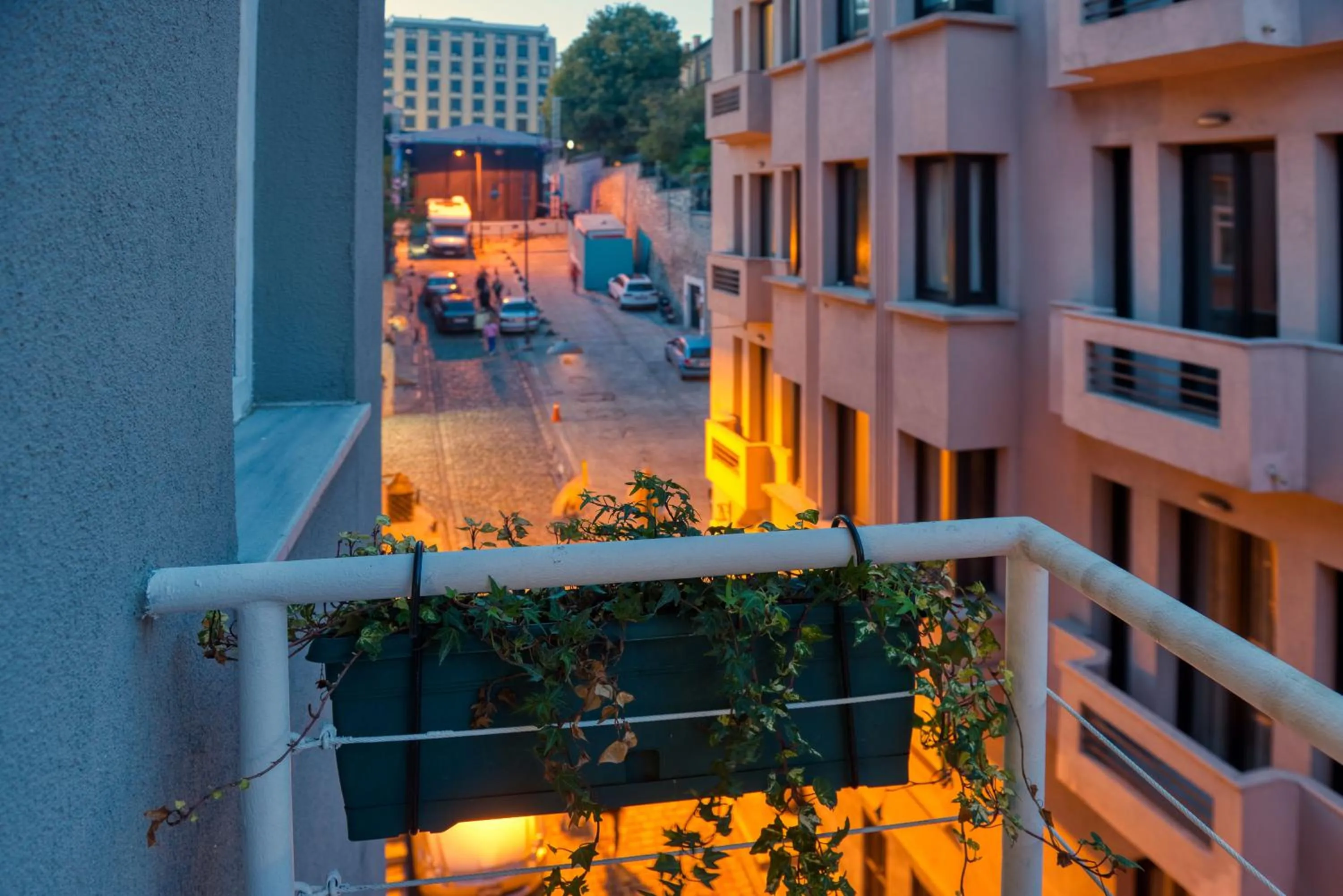 Neighbourhood in Mayer Loft Suites