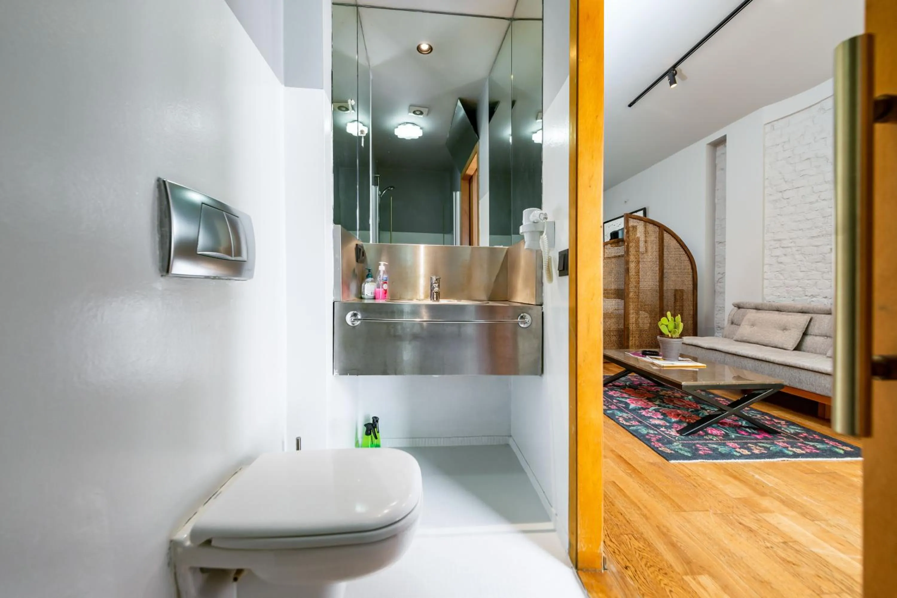 Bathroom in Mayer Loft Suites