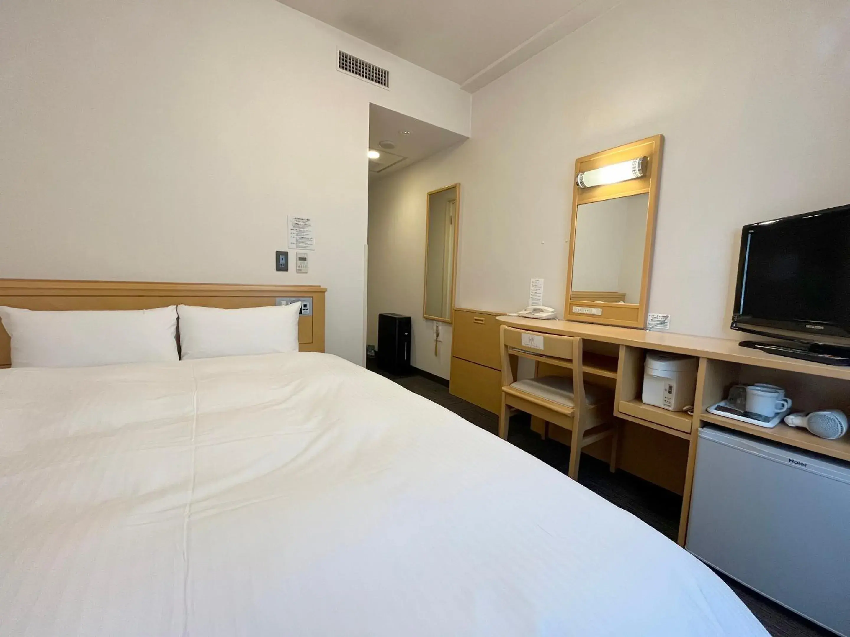 Double Room with Small Double Bed - Non-Smoking in Hotel Route-Inn Kushiro Ekimae Double Room with Small Double Bed - Non-Smoking in Hotel Route-Inn Kushiro Ekimae
