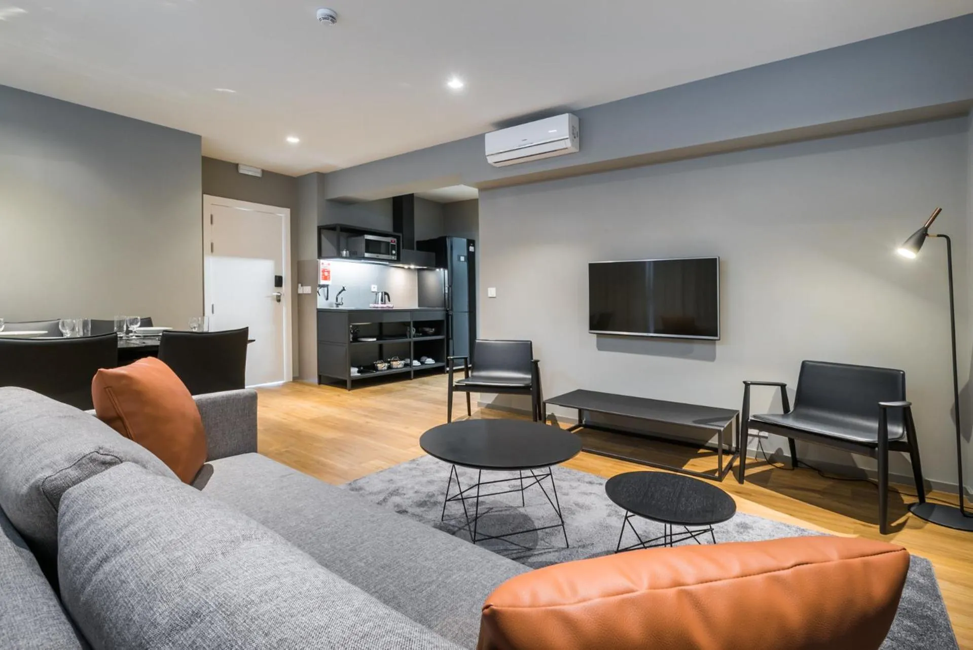 Communal lounge/ TV room in Apartamentos Turisticos Paraiso