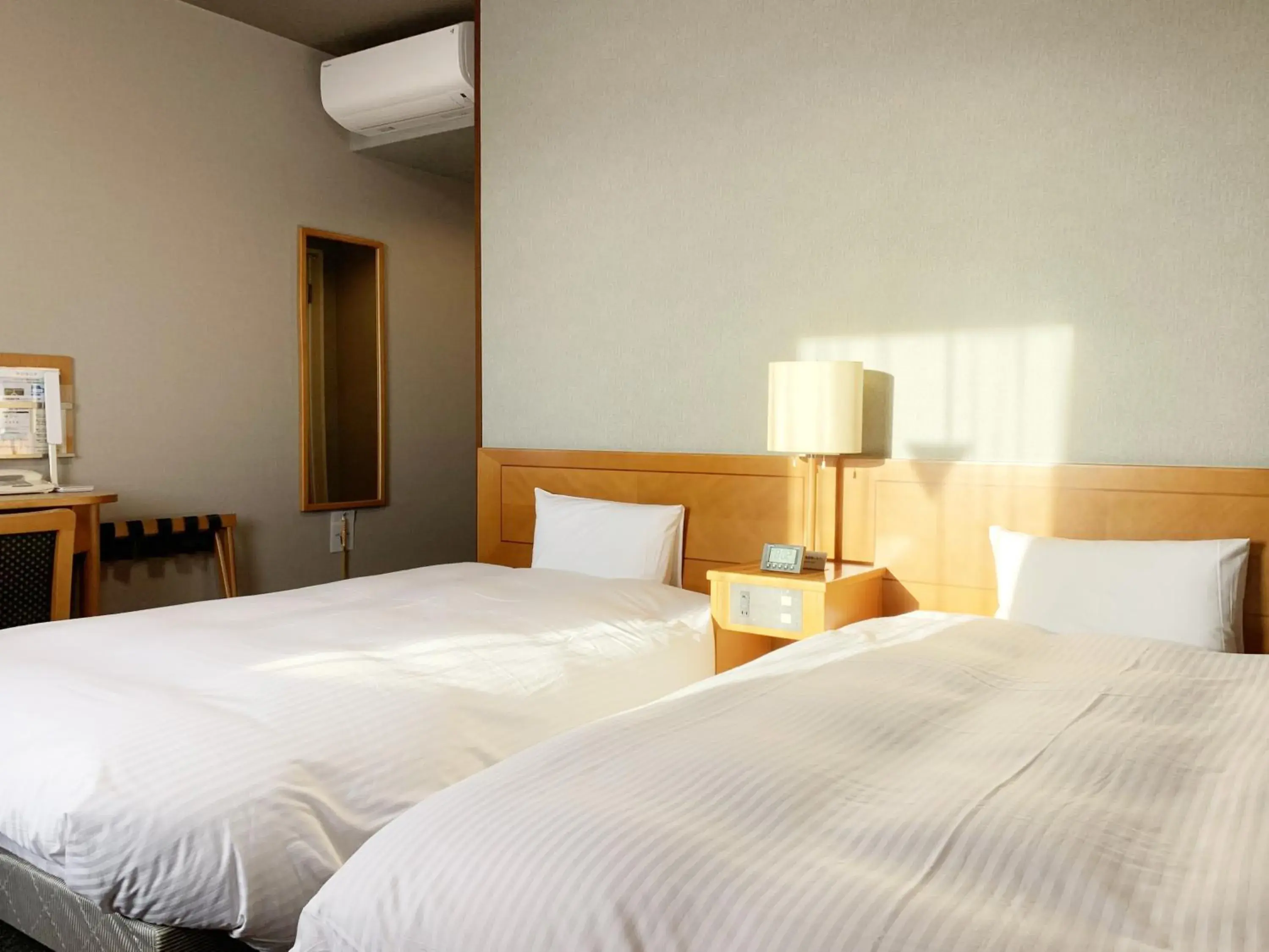 Twin Room - single occupancy - Smoking in Hotel Route-Inn Nakatsu Ekimae Twin Room - single occupancy - Smoking in Hotel Route-Inn Nakatsu Ekimae