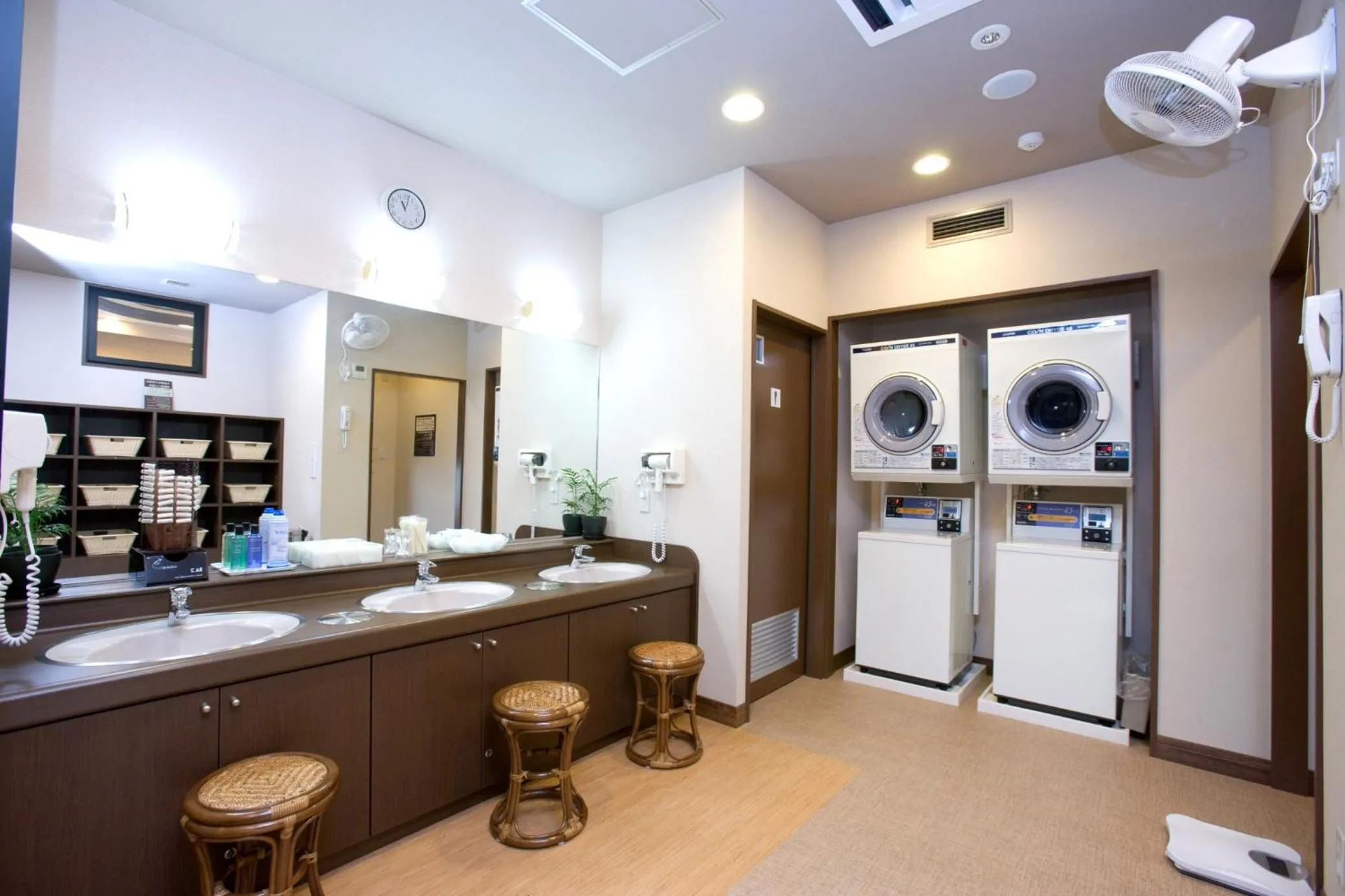 Toilet in Hotel Route-Inn Nobeoka Ekimae