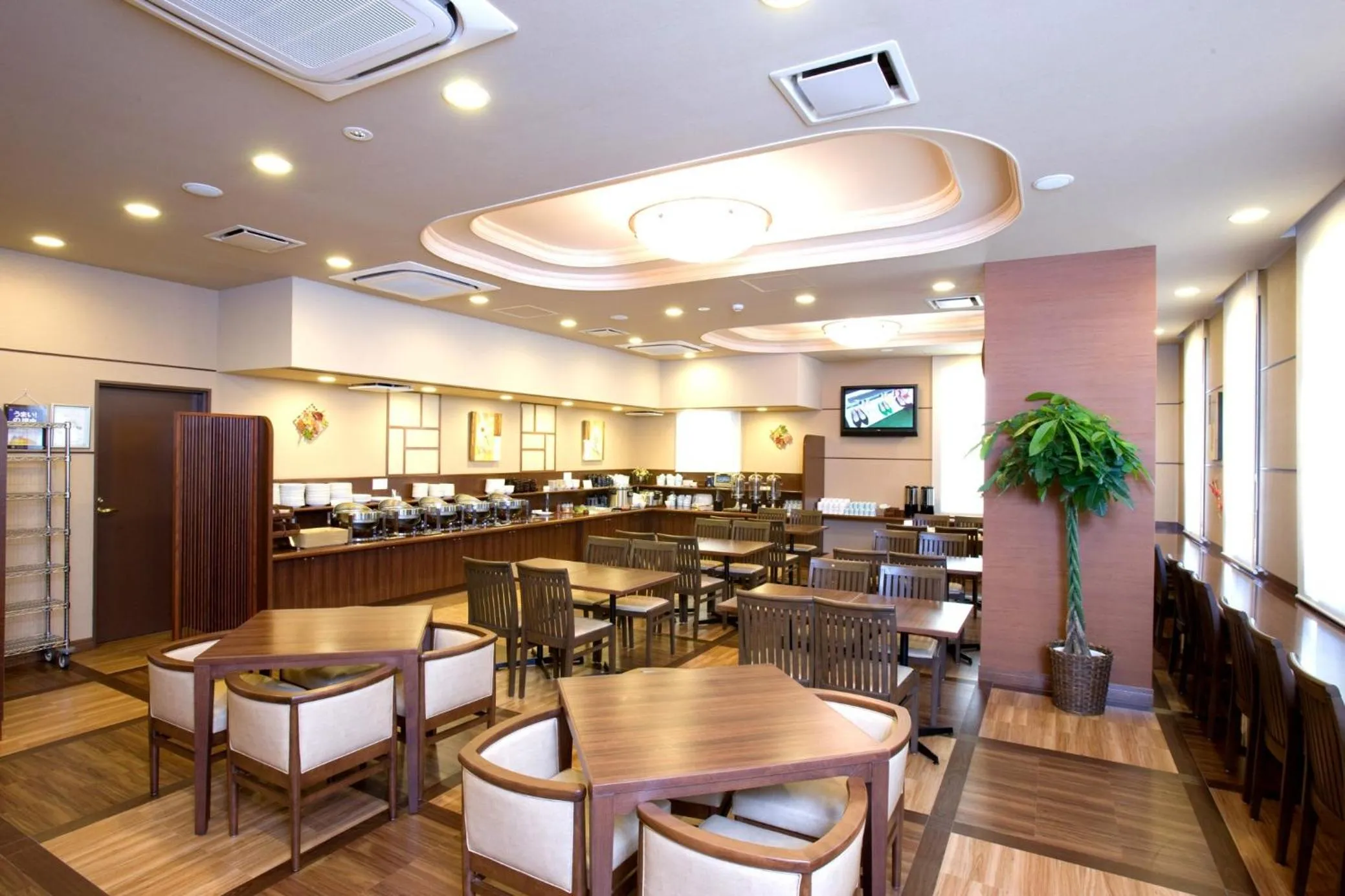 Restaurant/places to eat in Hotel Route-Inn Nobeoka Ekimae