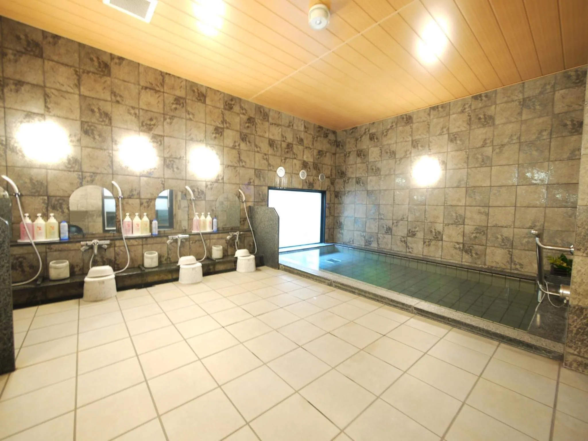 Public Bath in Hotel Route-Inn Satsumasendai