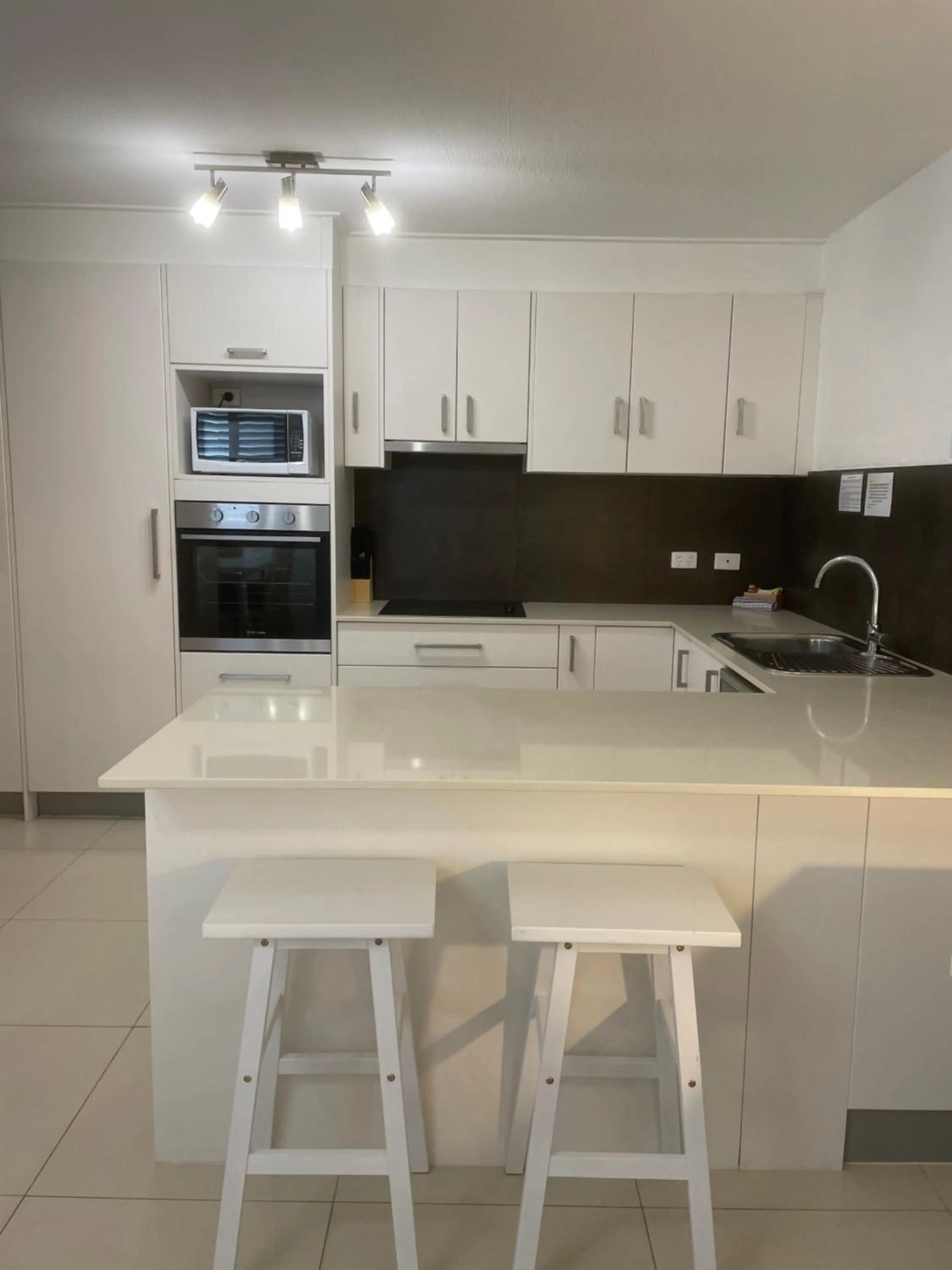 Kitchen or kitchenette in Myuna Holiday Apartments