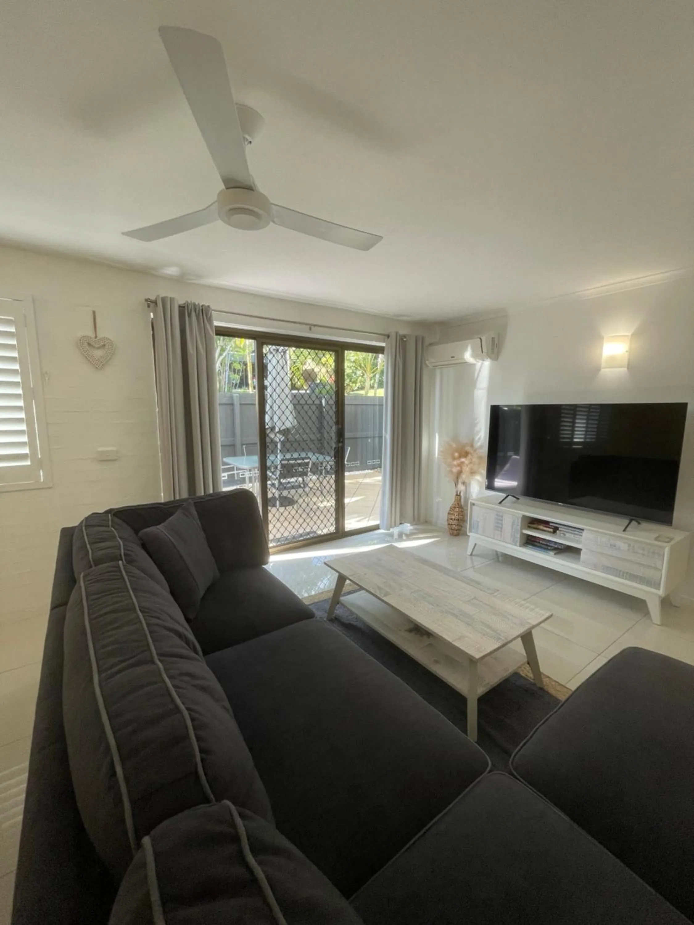 TV and multimedia in Myuna Holiday Apartments