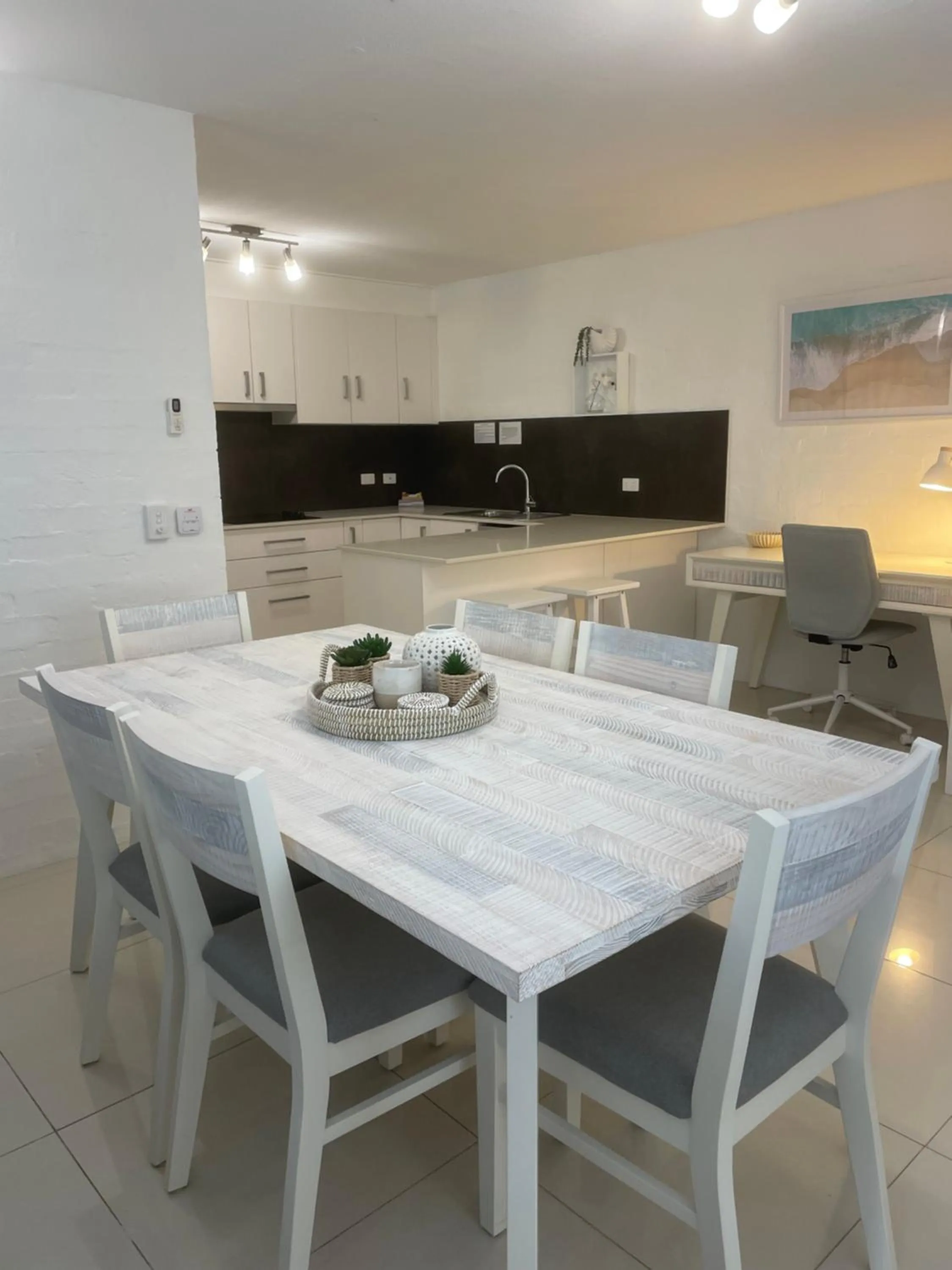 Kitchen or kitchenette in Myuna Holiday Apartments