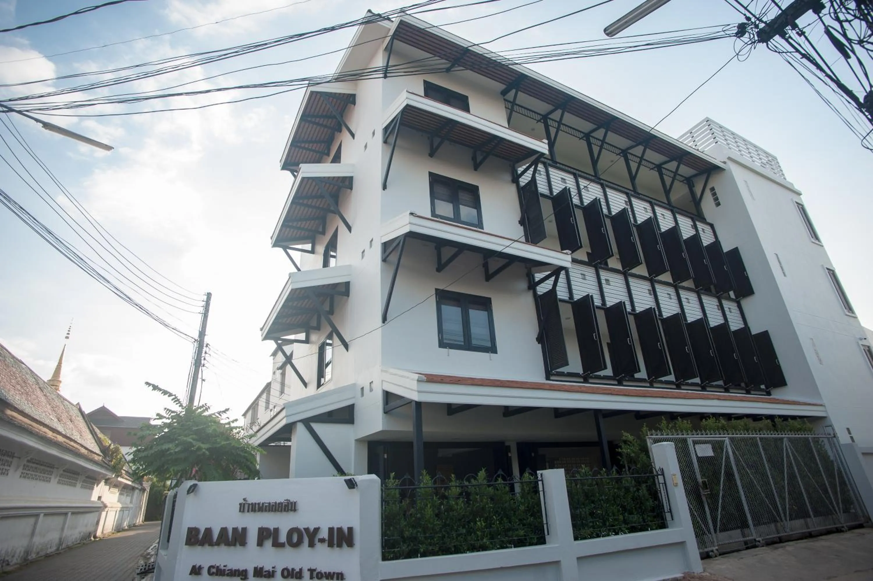 Property building in Baan Ploy In
