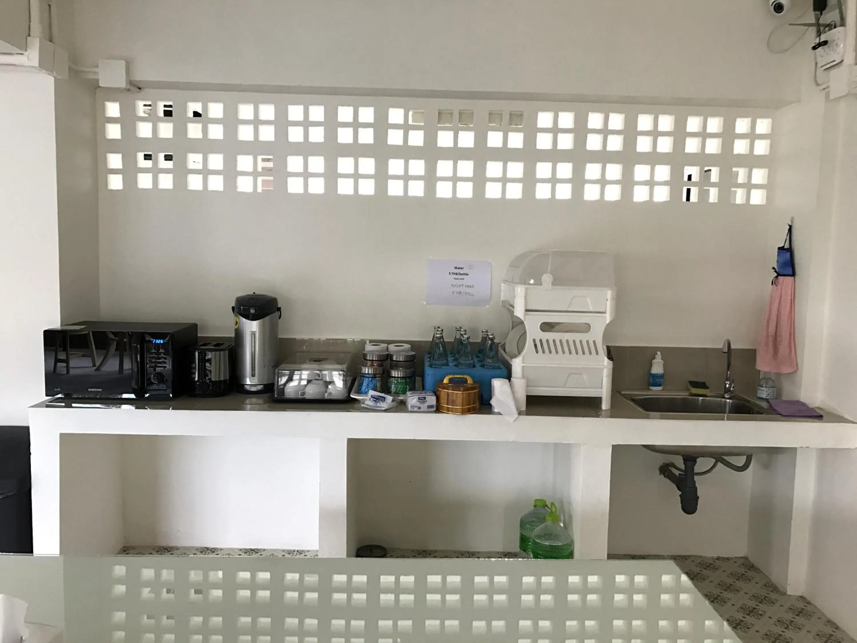 Restaurant/places to eat in Baan Ploy In