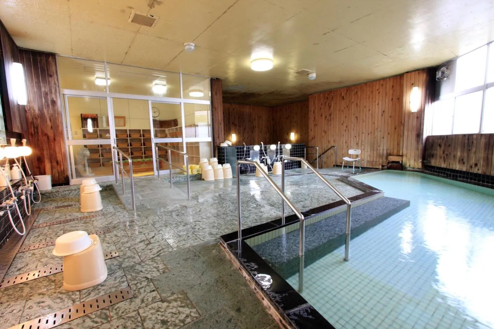 Hot Spring Bath in Yanagi No Yu