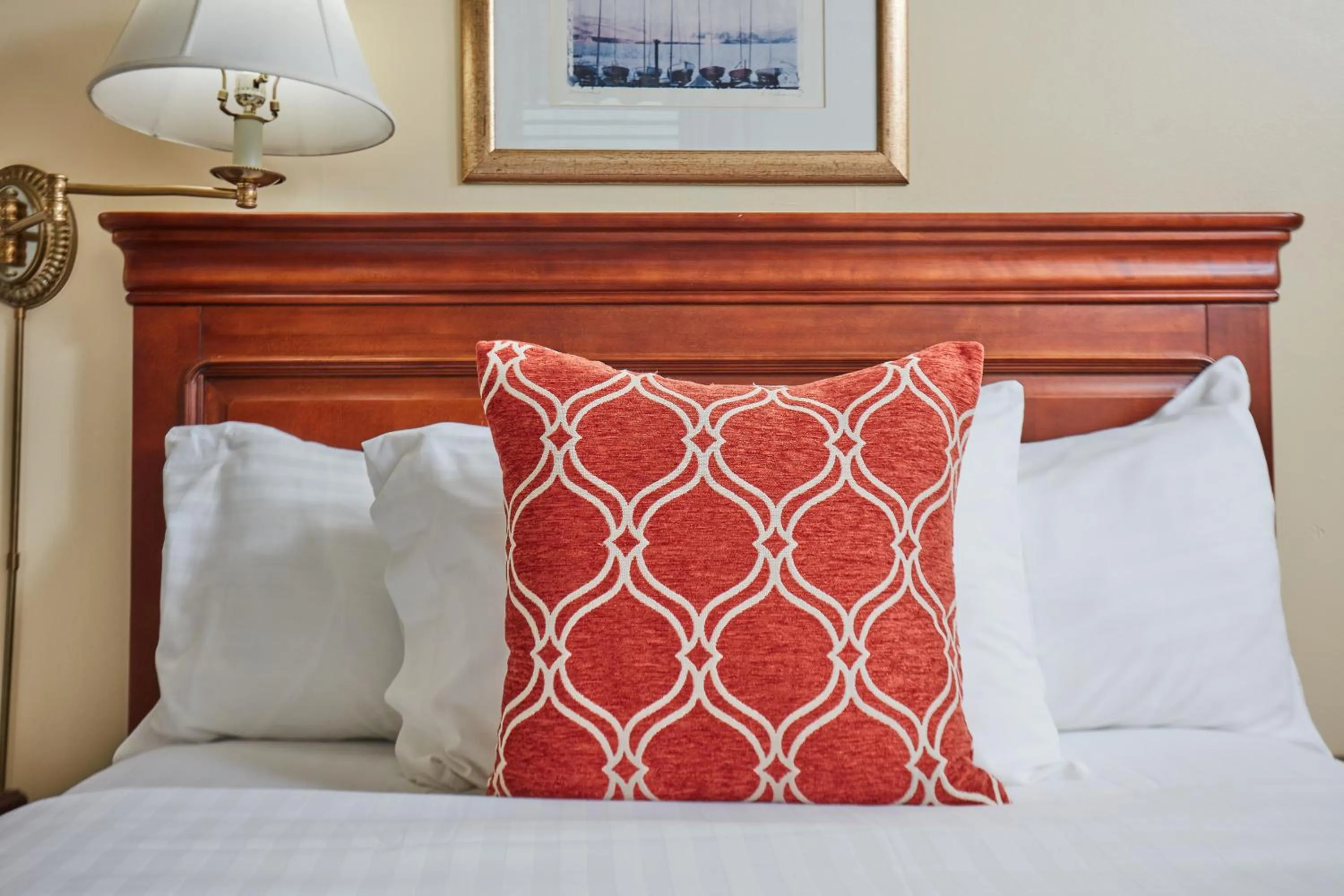 Bed in The Inn at Longshore