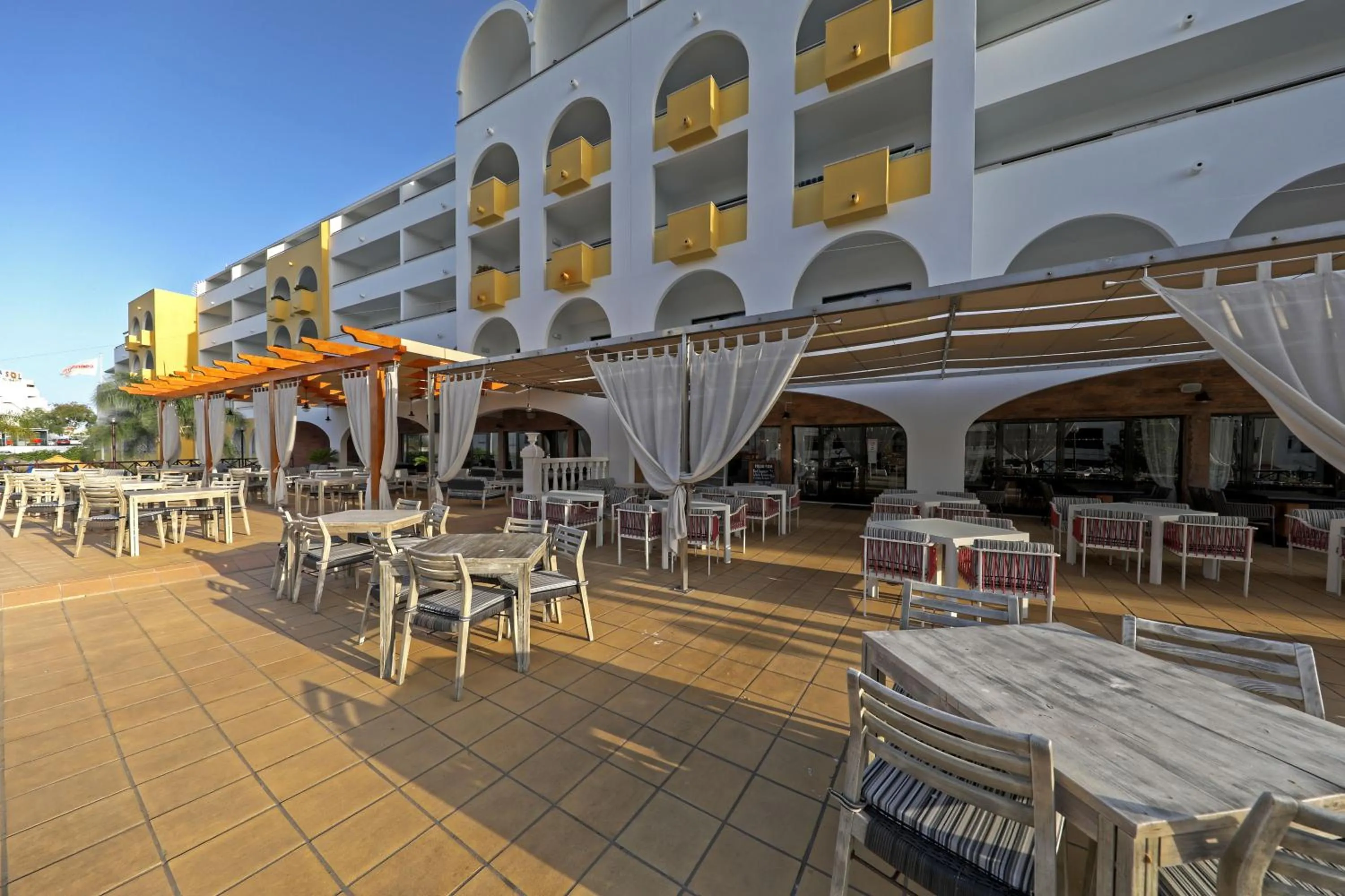 Balcony/Terrace in Aparthotel Paladim & Alagoamar