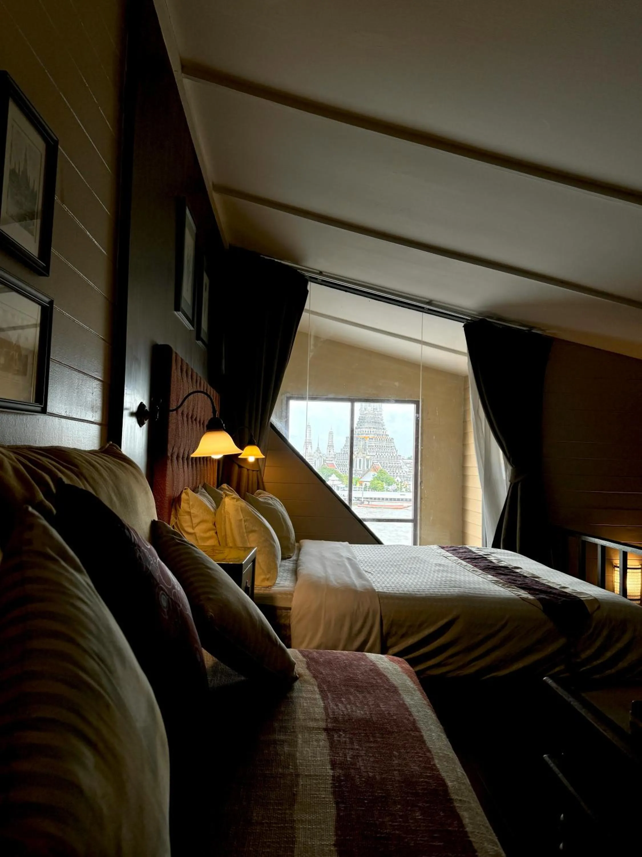 Bed in Arun Residence