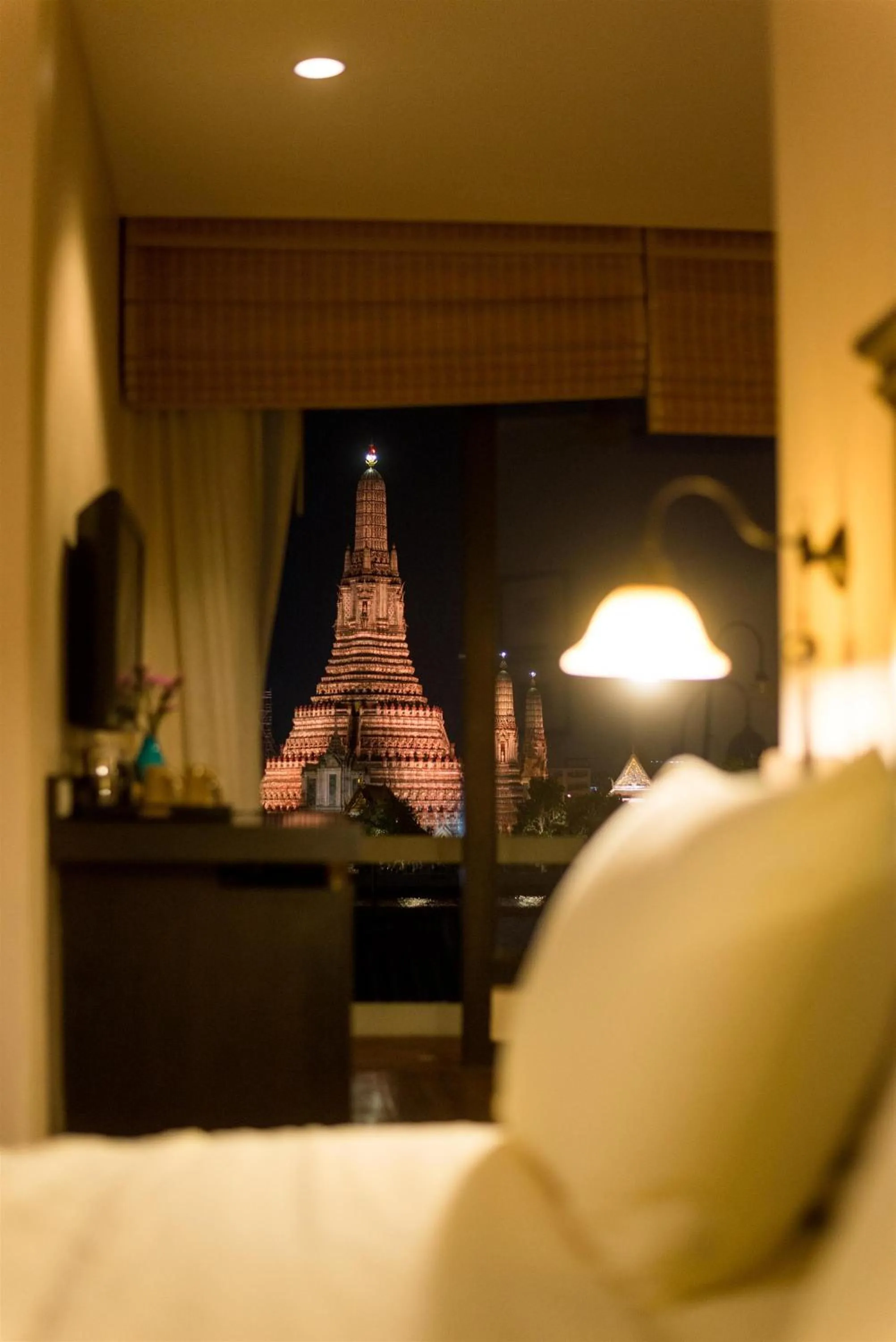Photo of the whole room, Bed in Arun Residence
