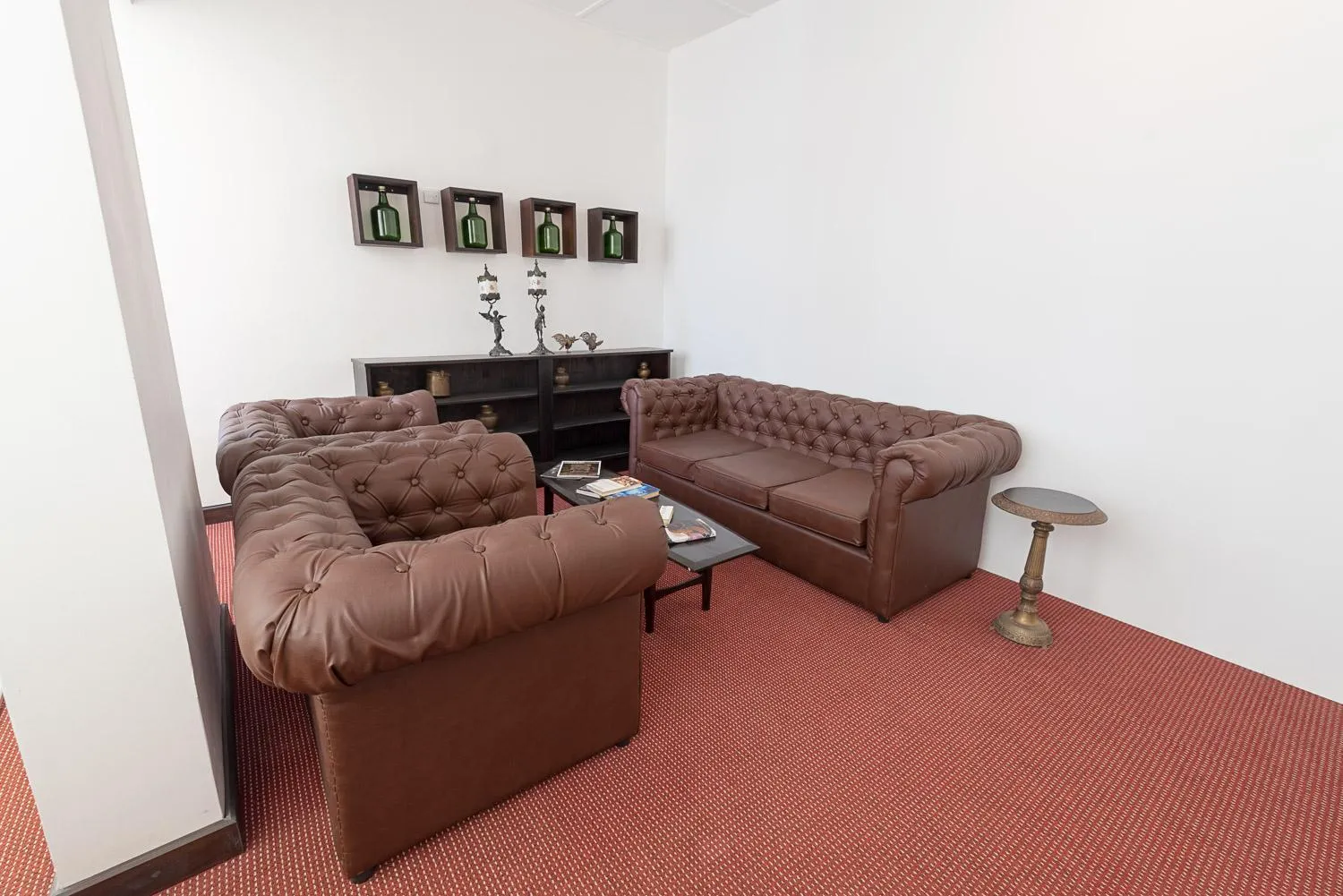 Lounge or bar in Pearl Royal Hotel, Colombo