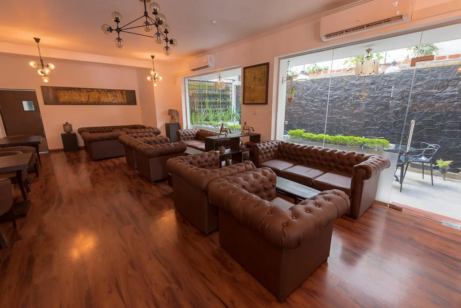 Lobby or reception in Pearl Royal Hotel, Colombo