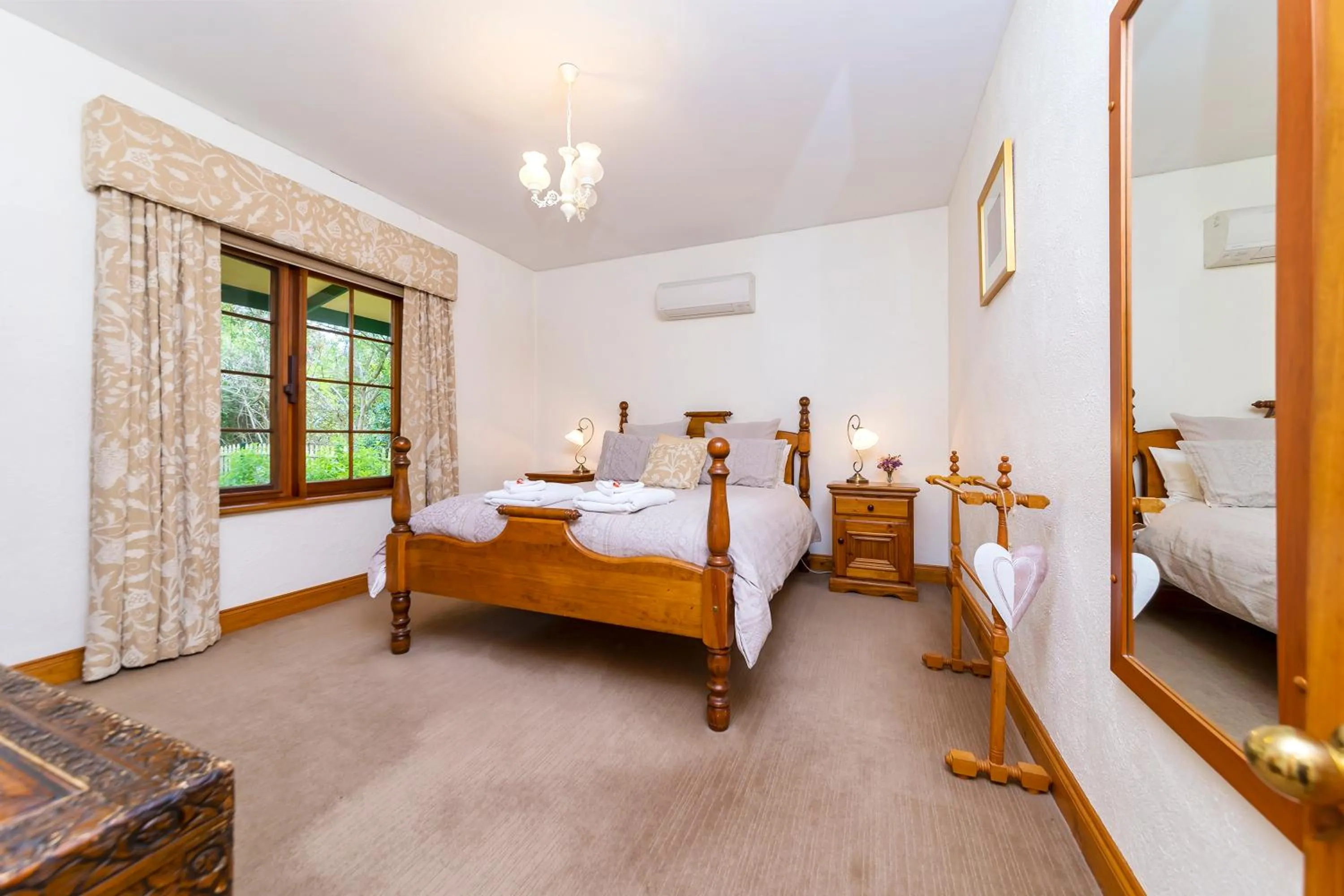 Bedroom, Bed in Country Pleasures Bed and Breakfast