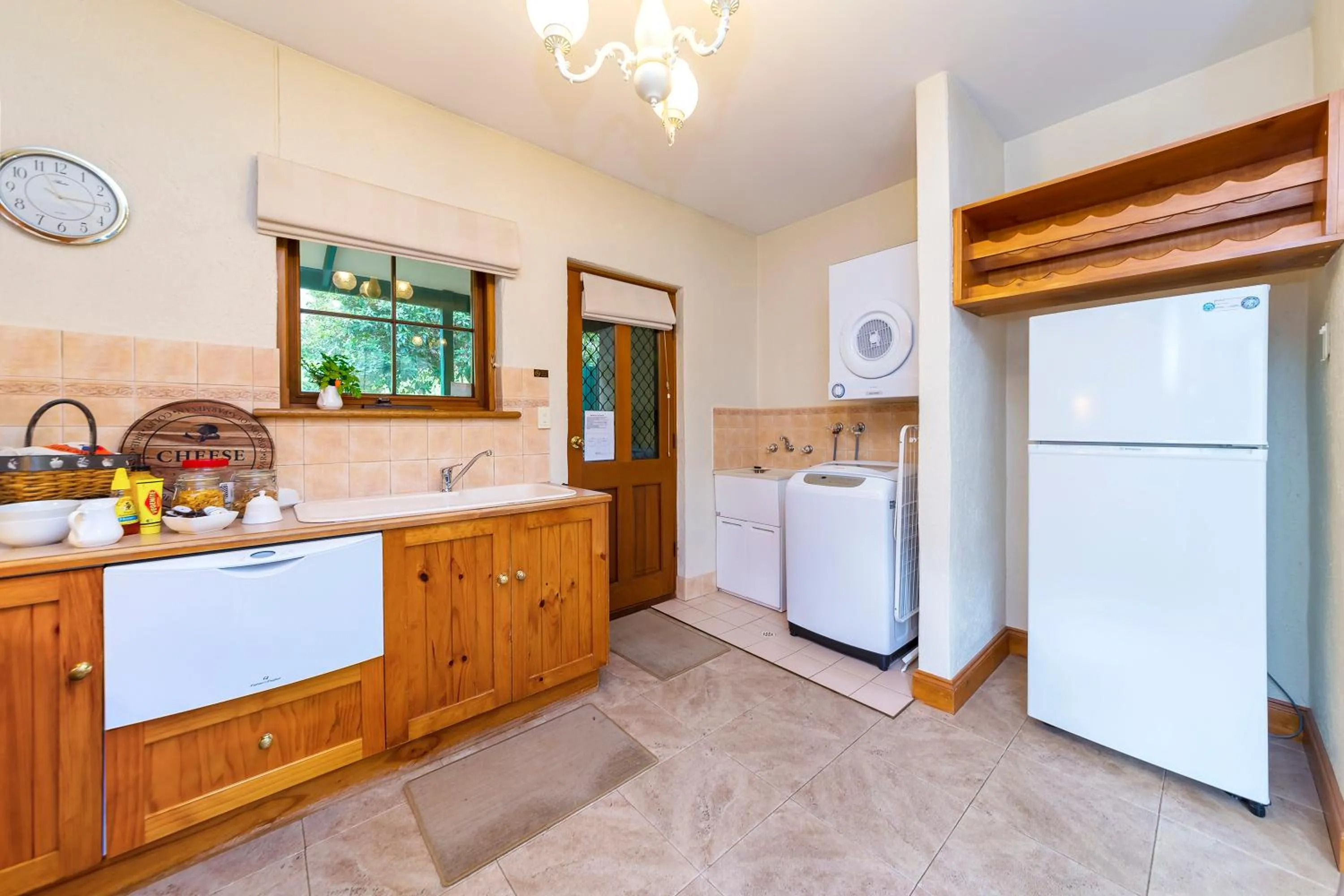 Kitchen or kitchenette in Country Pleasures Bed and Breakfast