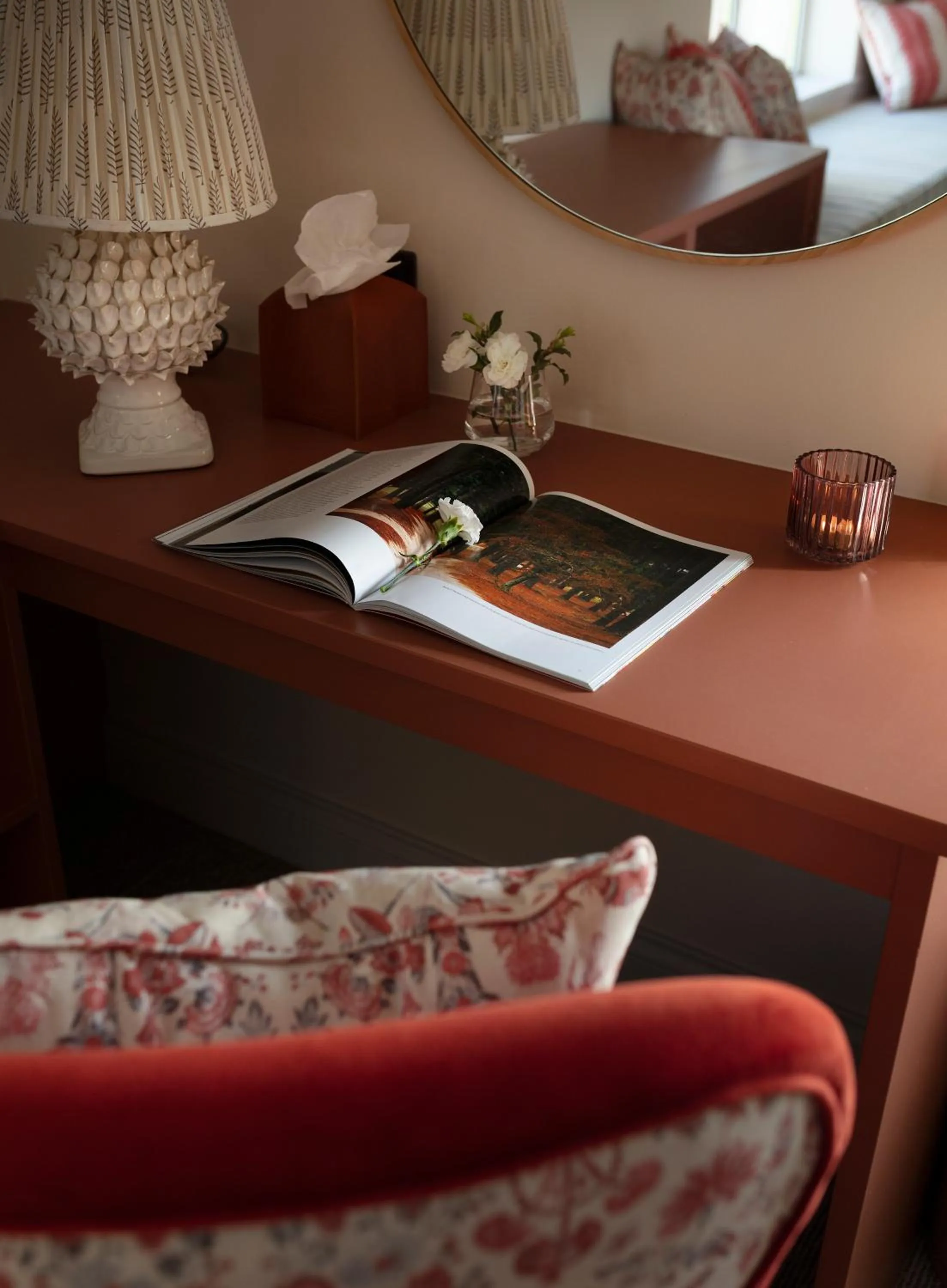 Seating area in Teach de Broc