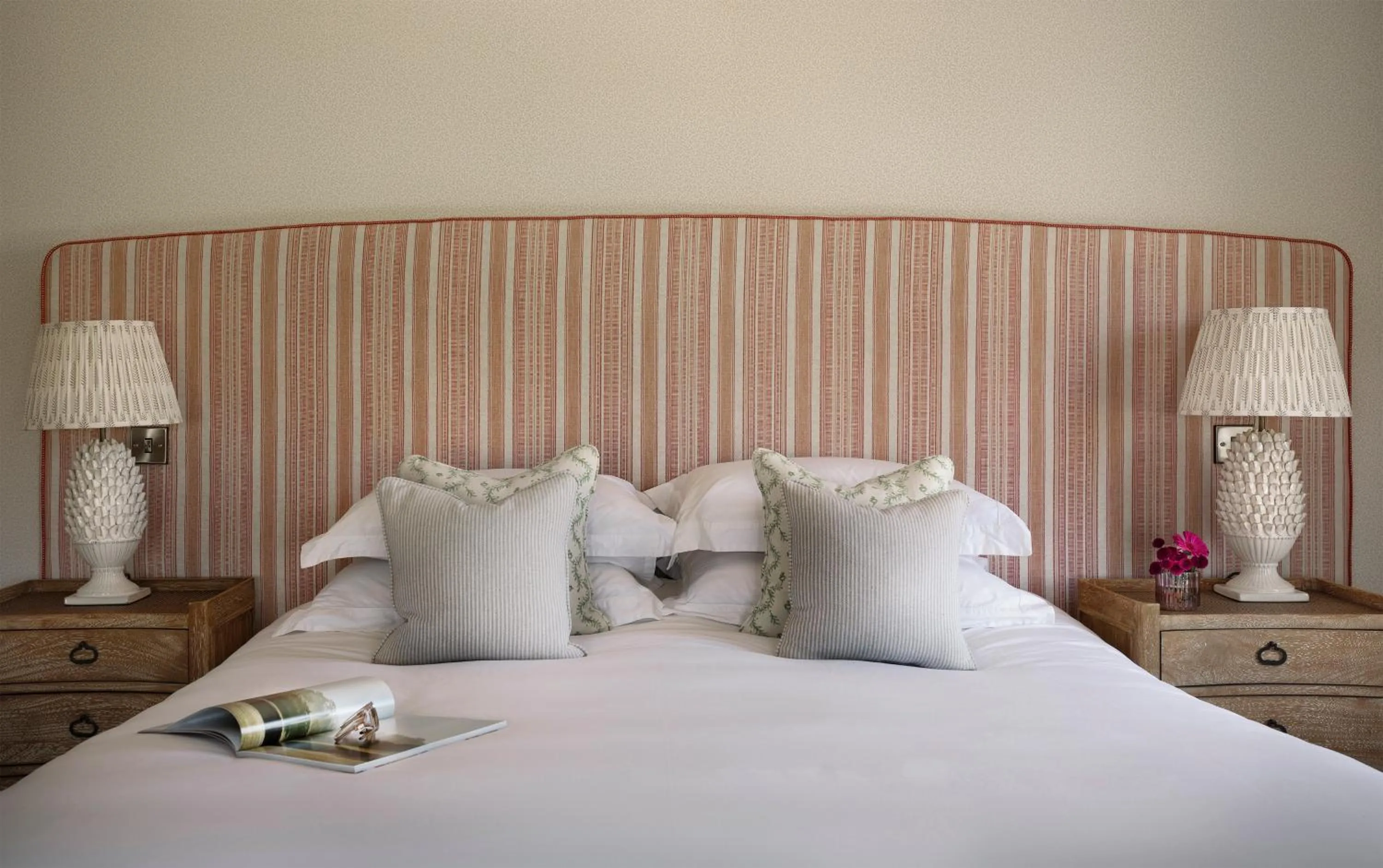 Bedroom, Bed in Teach de Broc