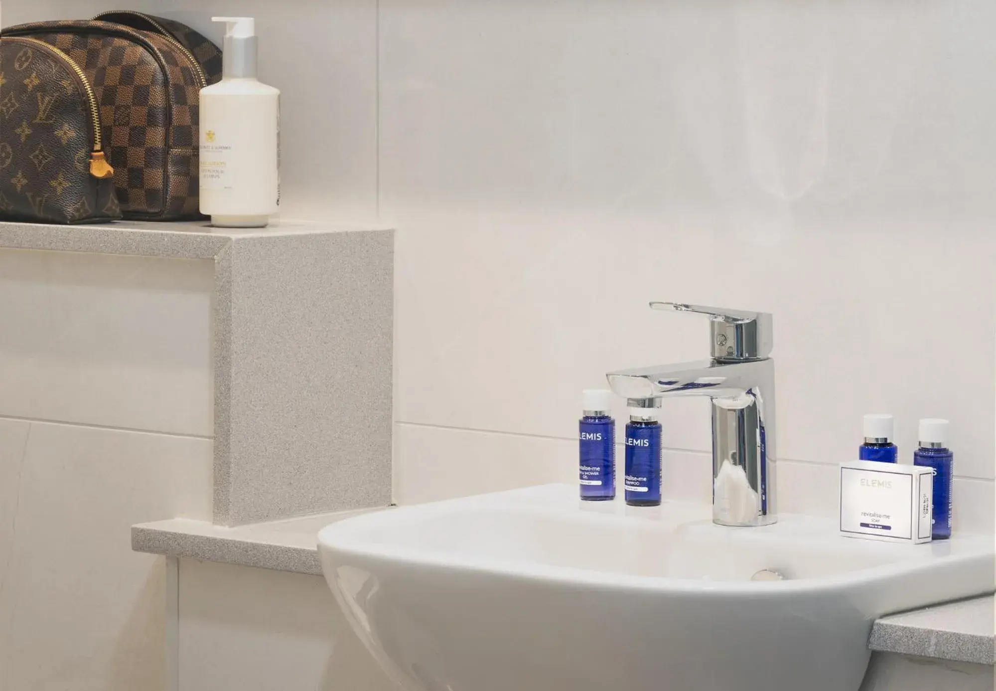 King Room - single occupancy in Teach de Broc King Room - single occupancy in Teach de Broc