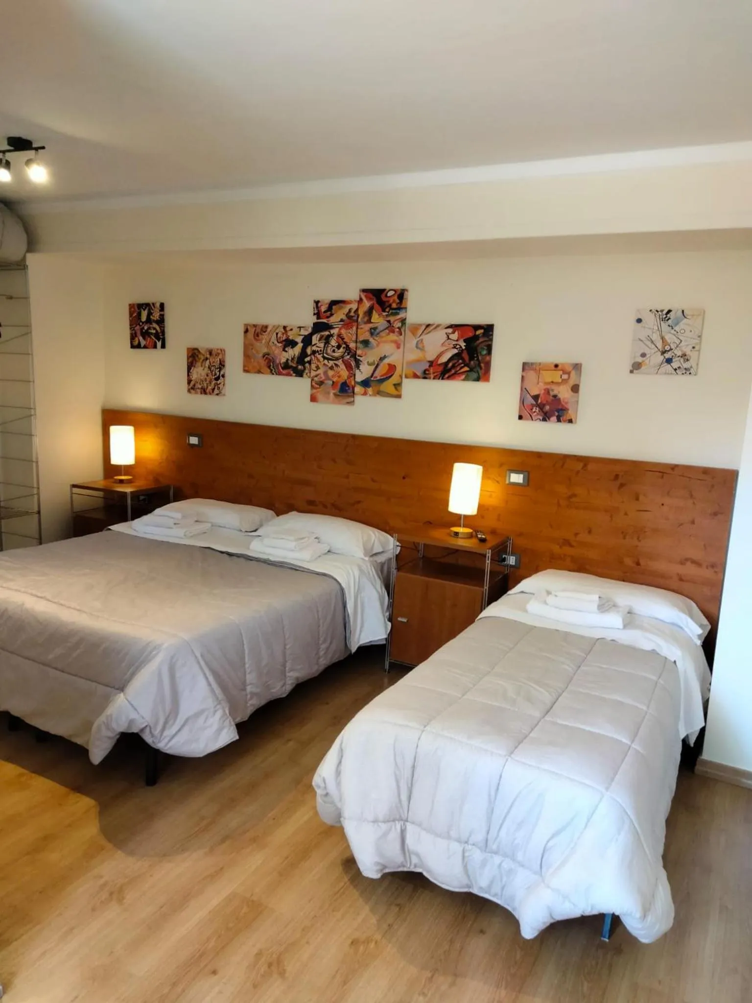 Bedroom, Bed in Camaga