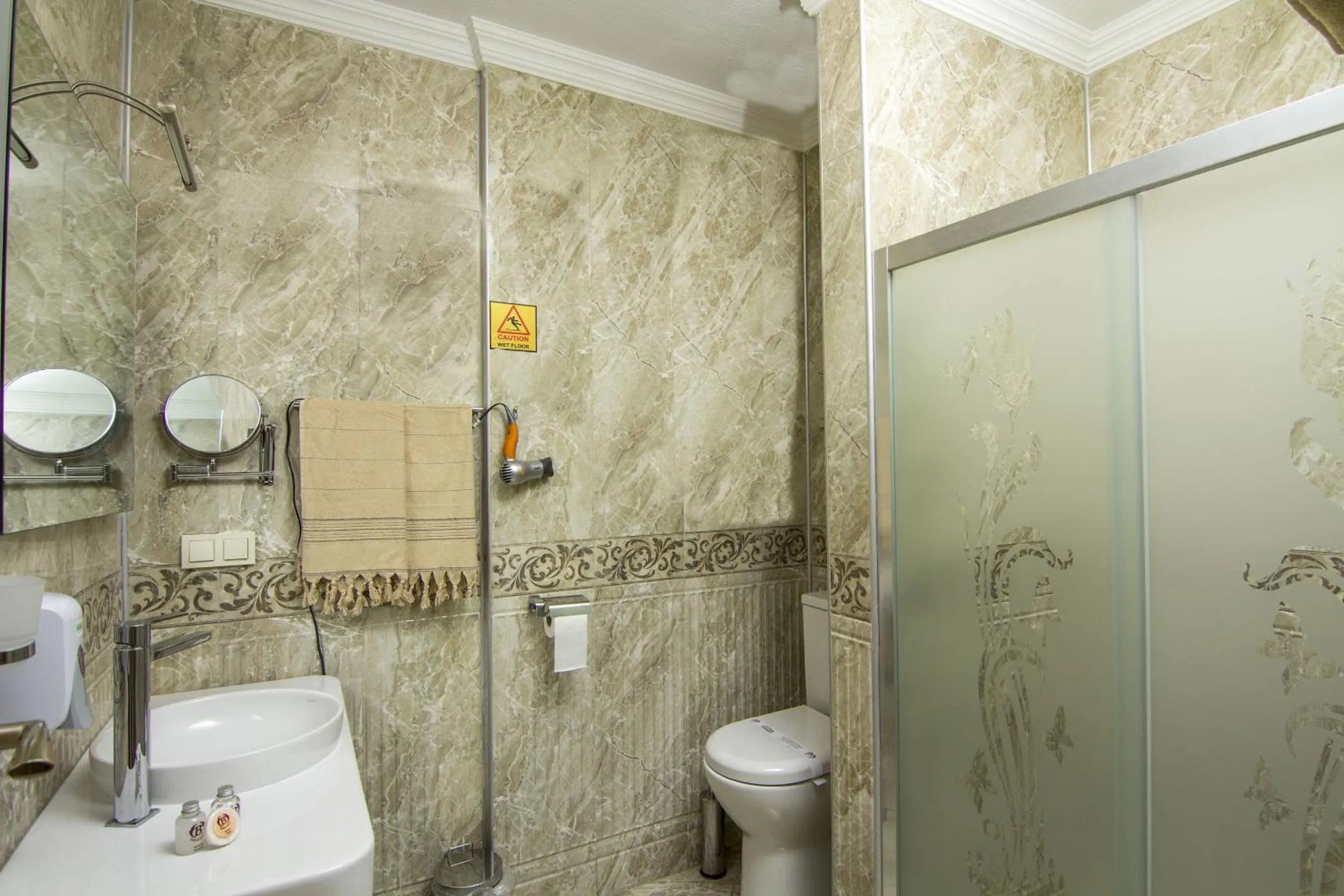 Bathroom in Dalyan Basar Hotel