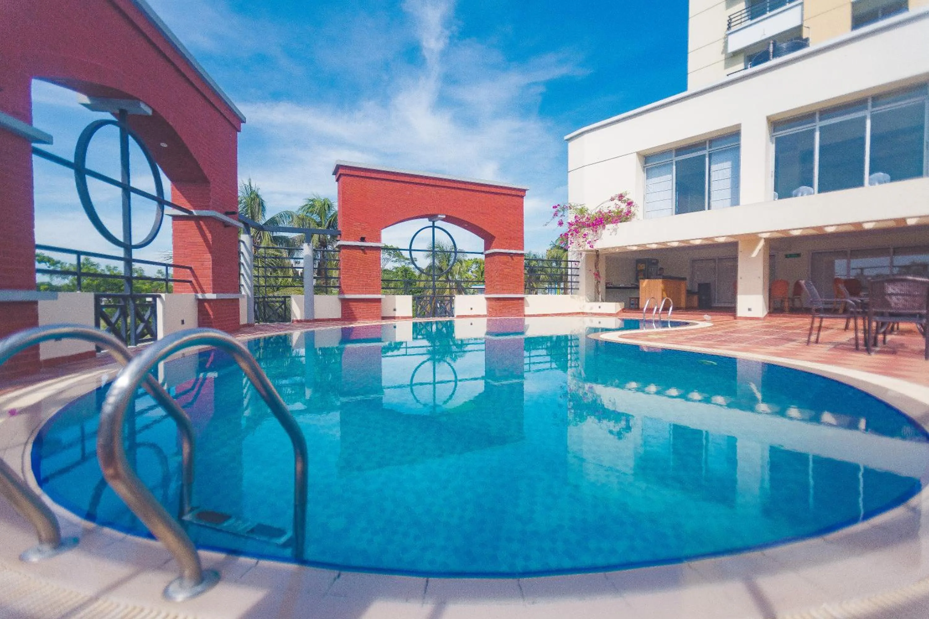 Swimming pool in Hotel Grand Park Barishal