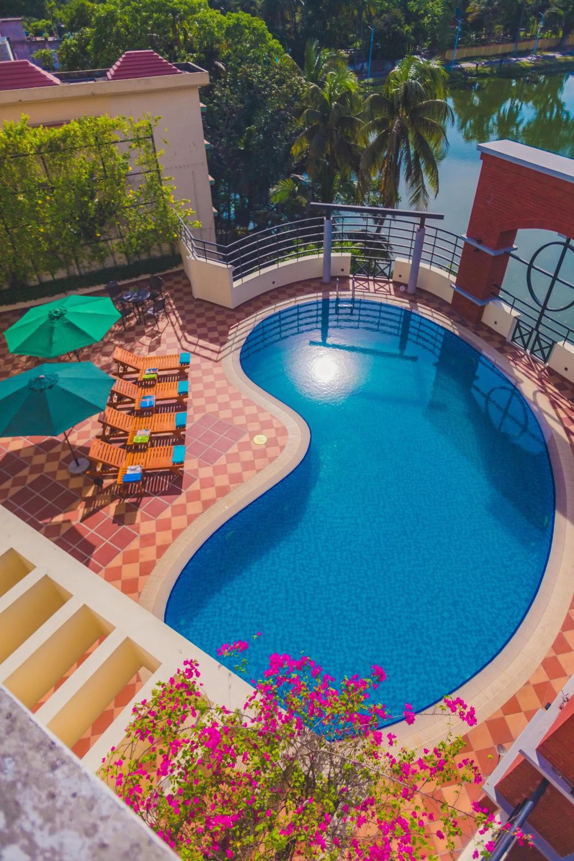 Swimming pool in Hotel Grand Park Barishal