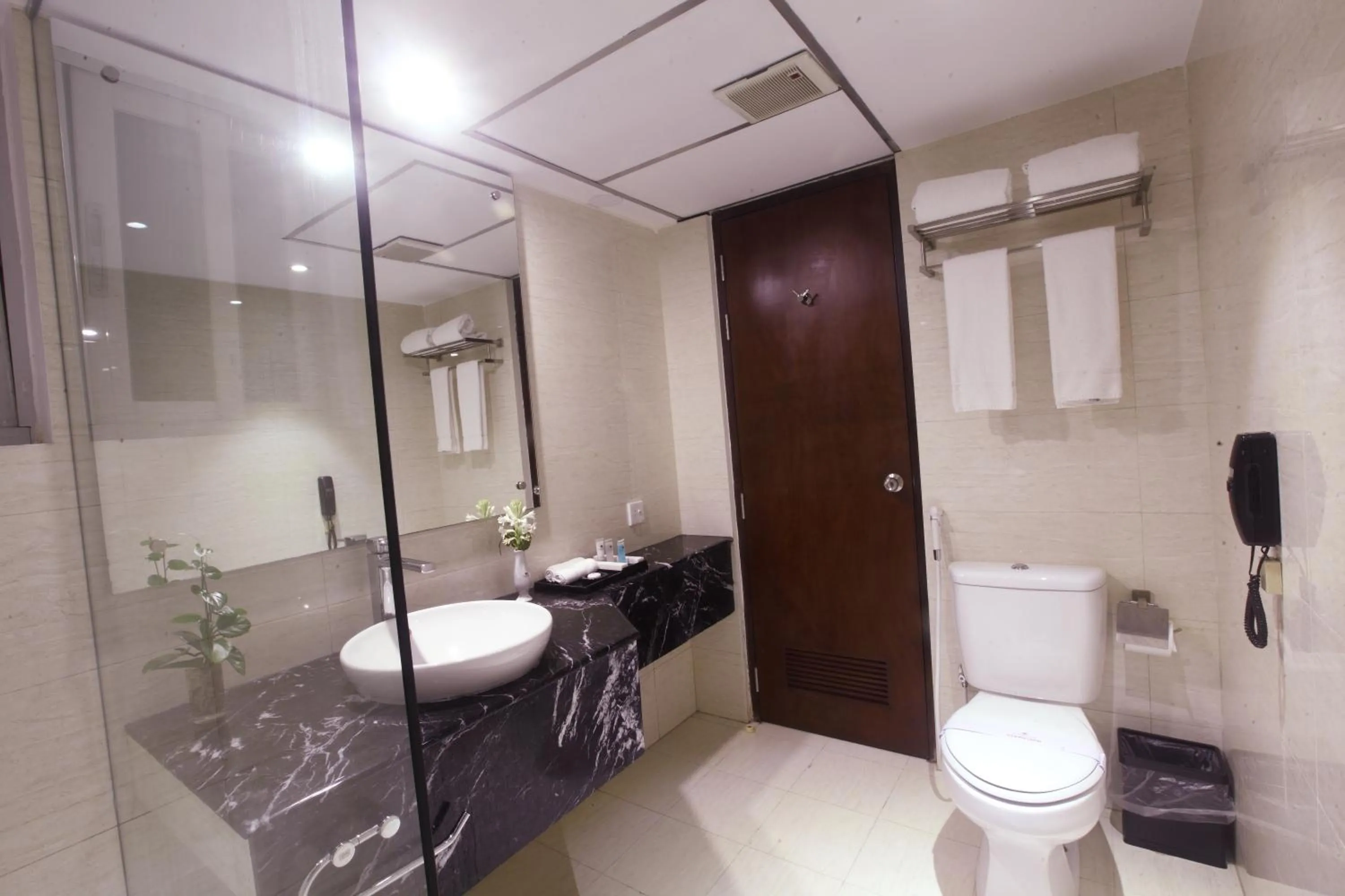 Shower in Hotel Grand Park Barishal