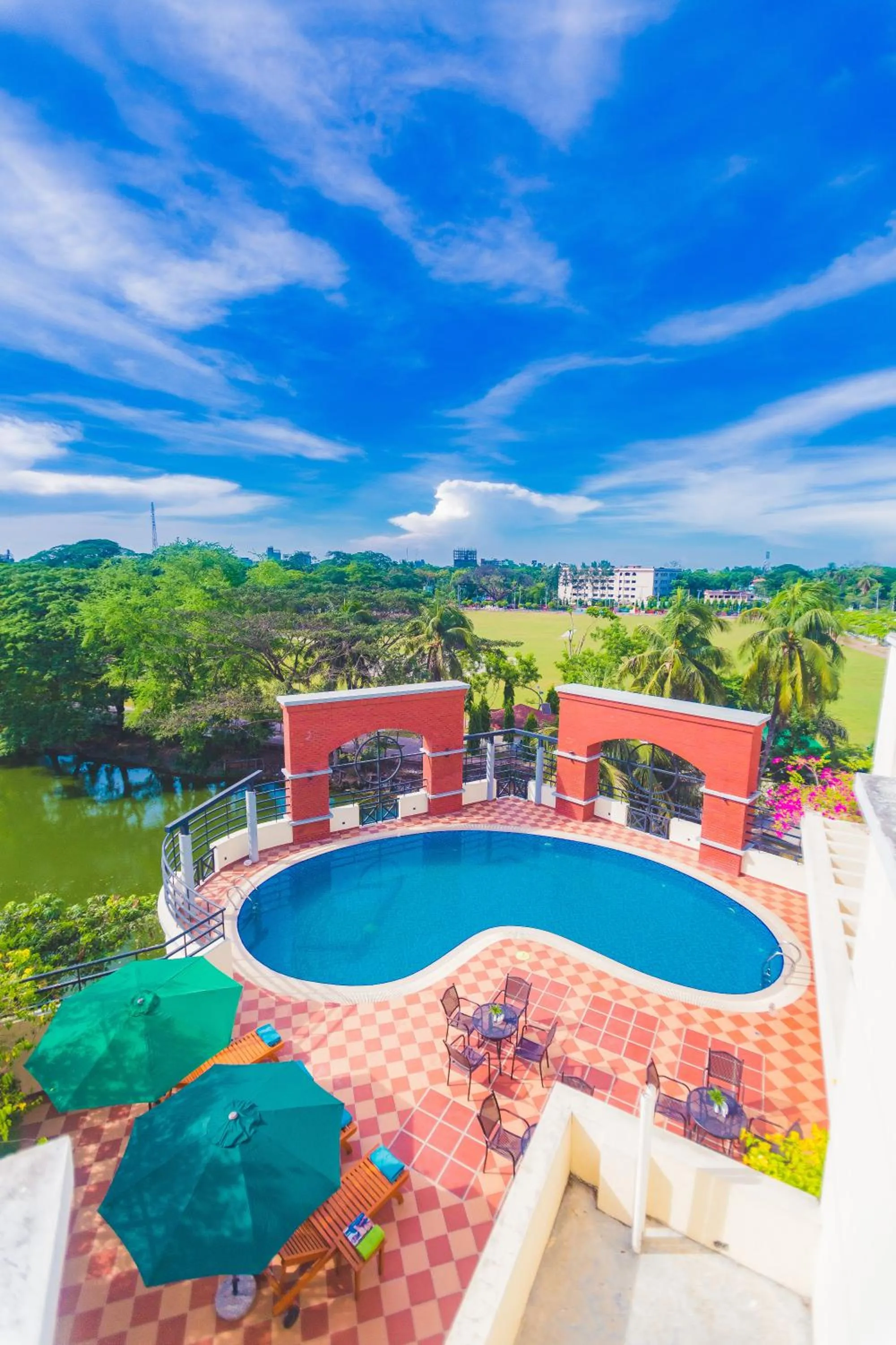 Swimming pool in Hotel Grand Park Barishal