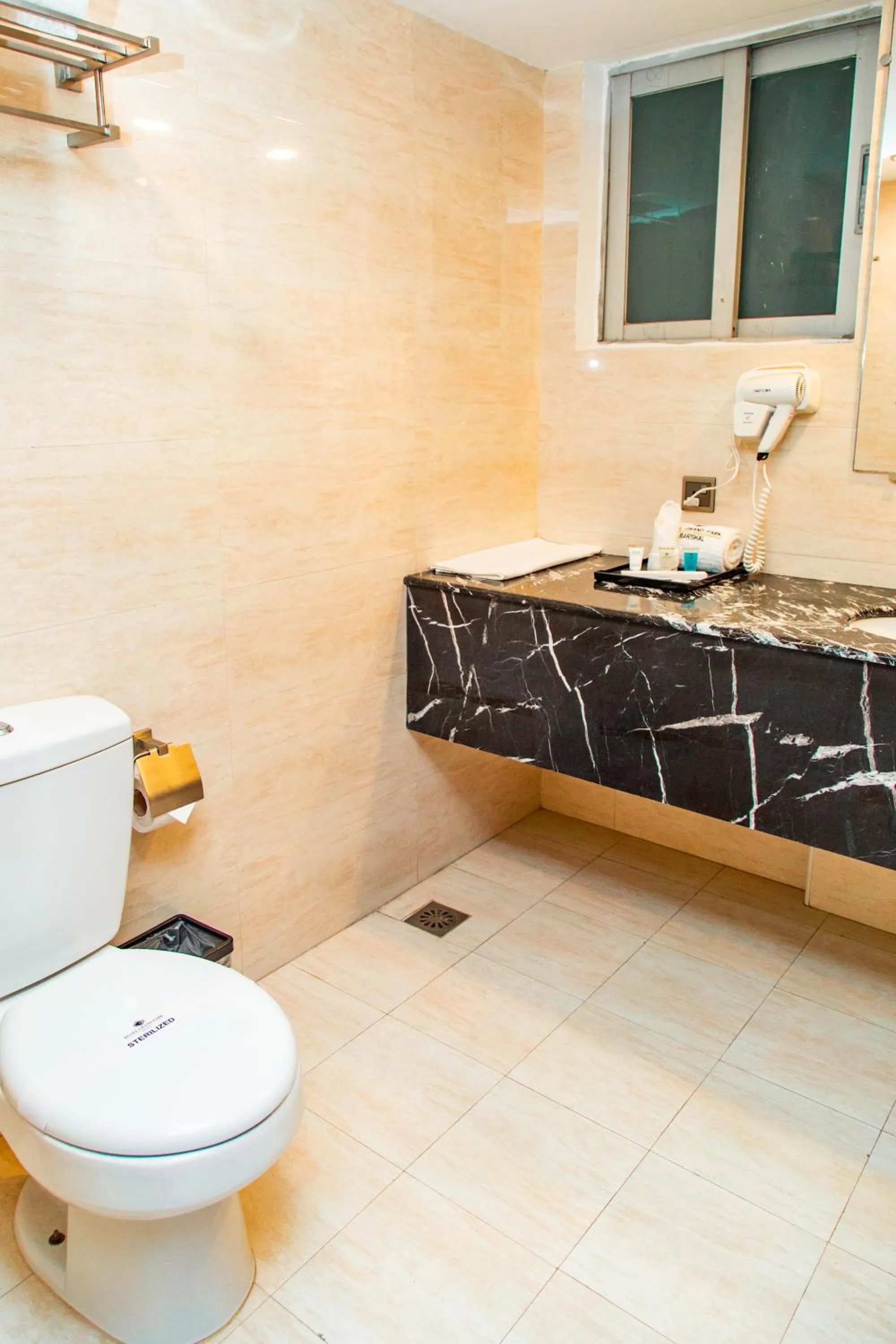 Toilet in Hotel Grand Park Barishal