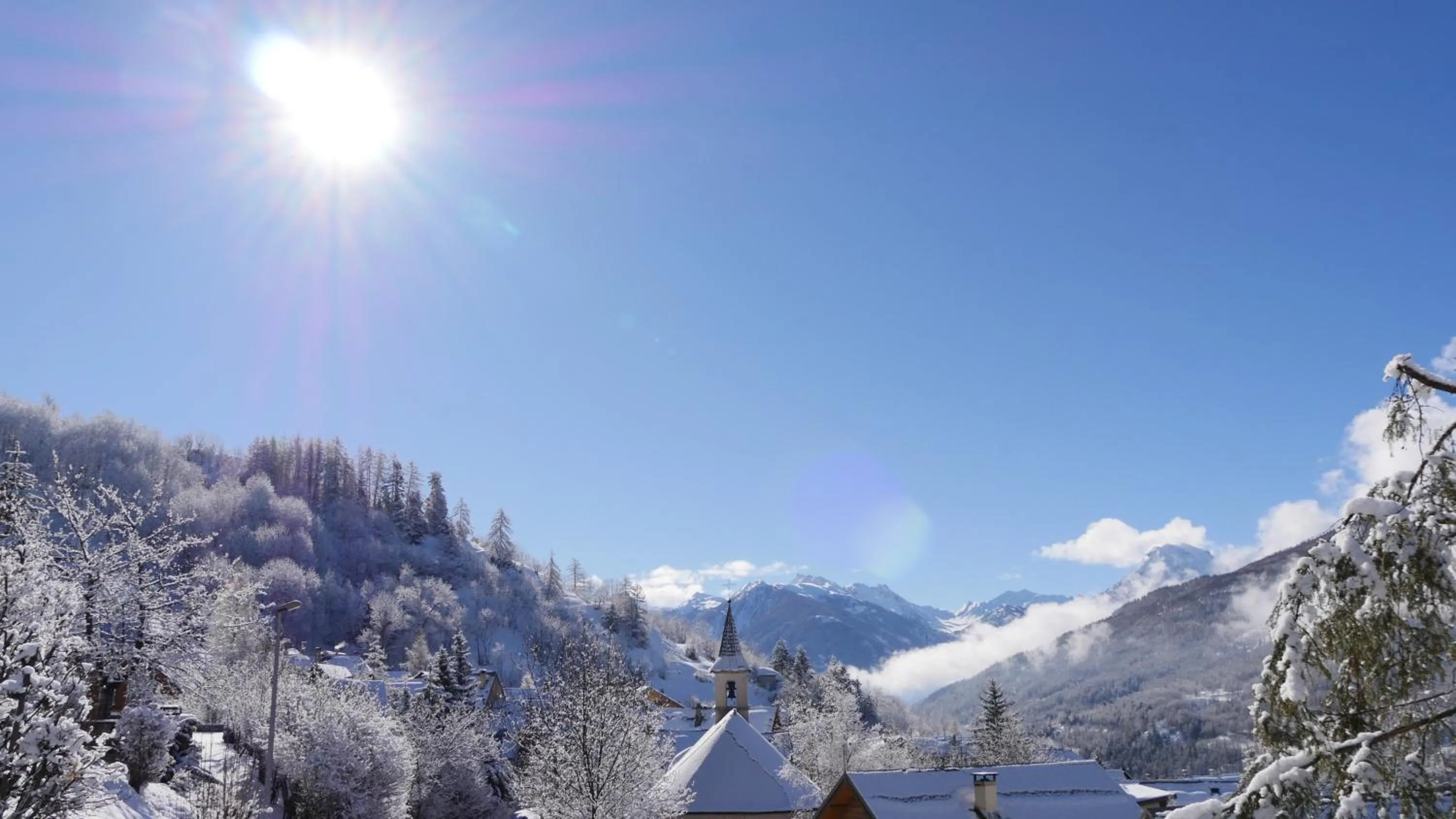 Neighbourhood in Hôtel Restaurant Le Monêtier