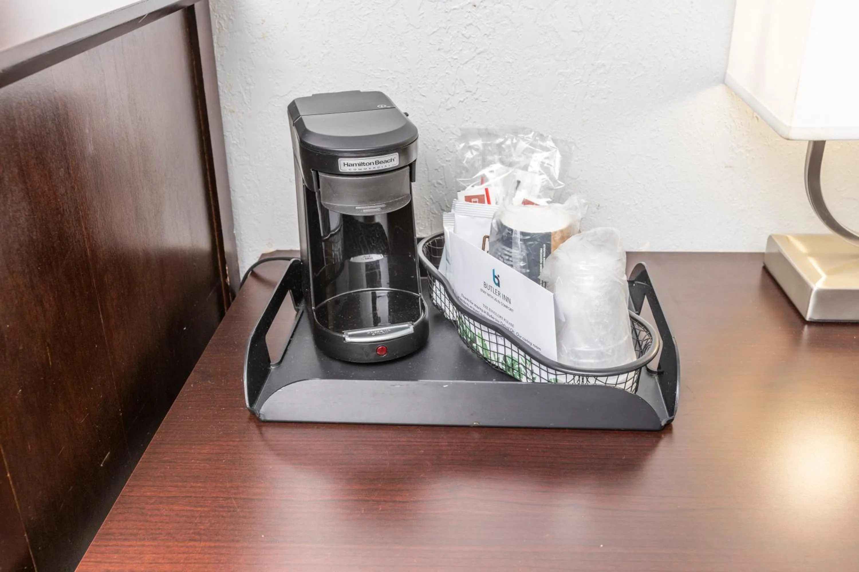 Coffee/tea facilities in Butler Inn