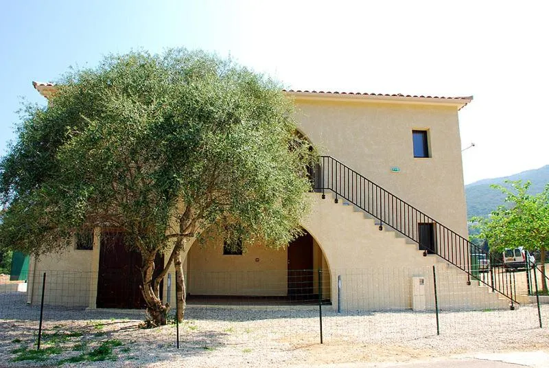 Property building in Hôtel l'Alivu